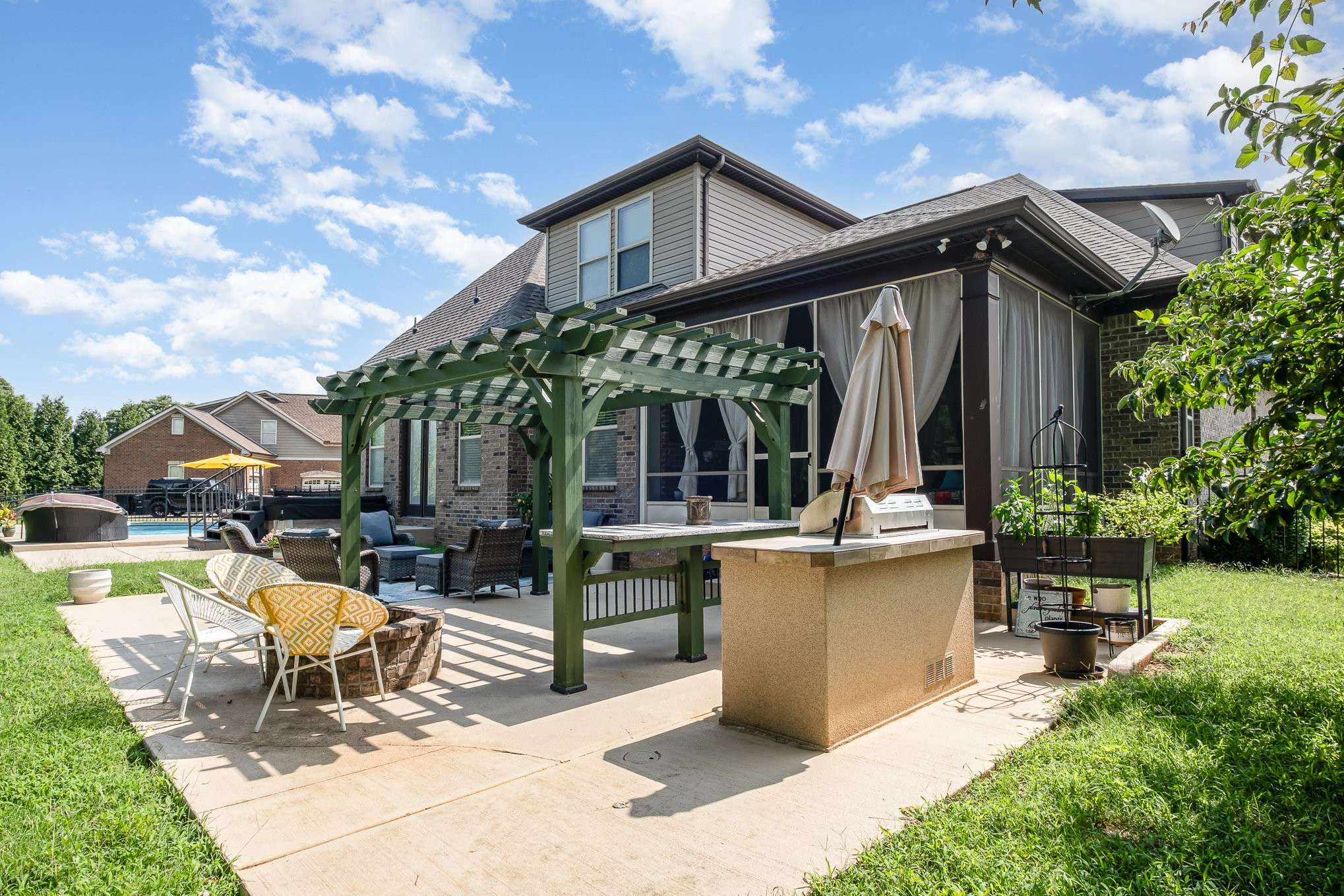 Murfreesboro, TN 37129,2827 Craythorne Dr
