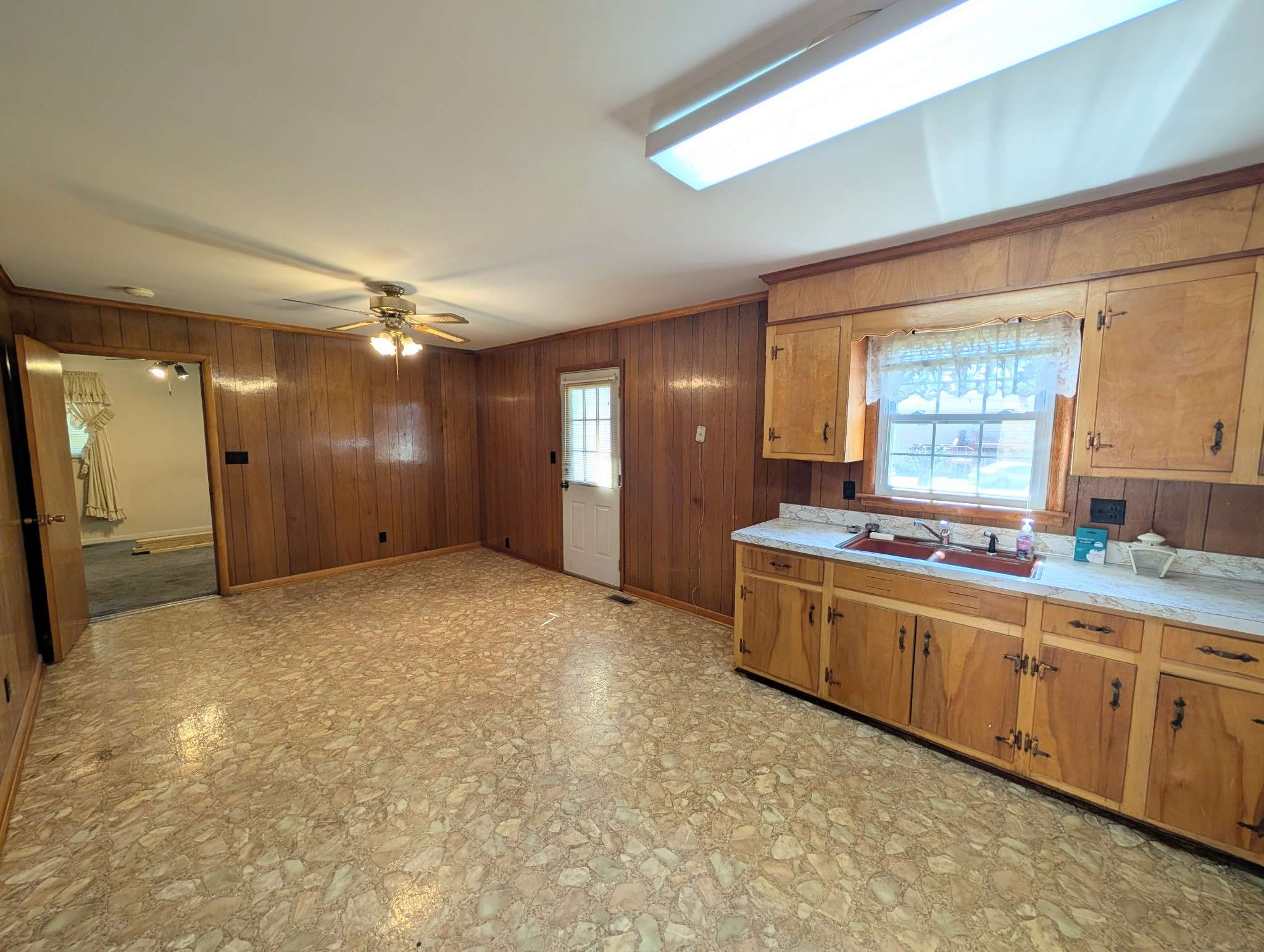Mcminnville, TN 37110,417 Shadowlawn St