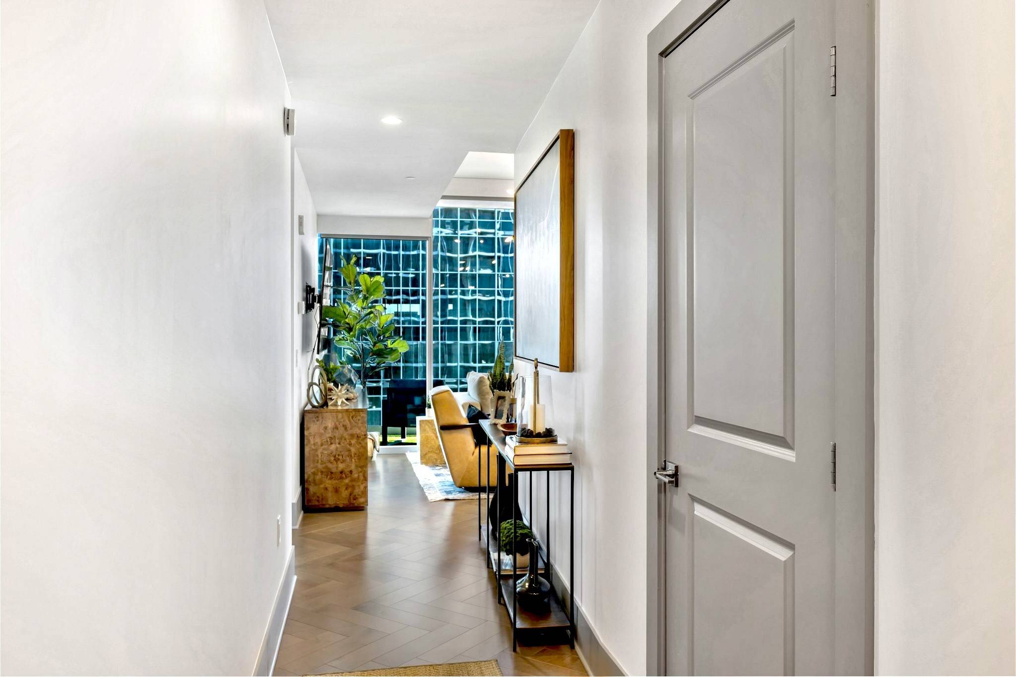 Nashville, TN 37203,1616 West End Ave #2004