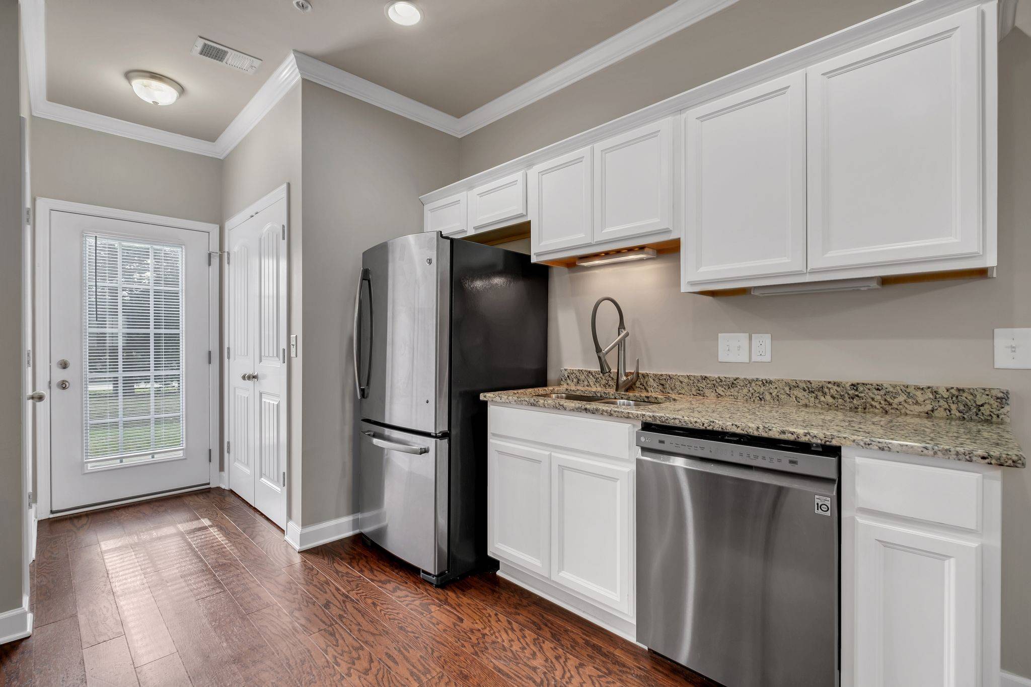 Mount Juliet, TN 37122,1040 Charlie Daniels Pkwy #103