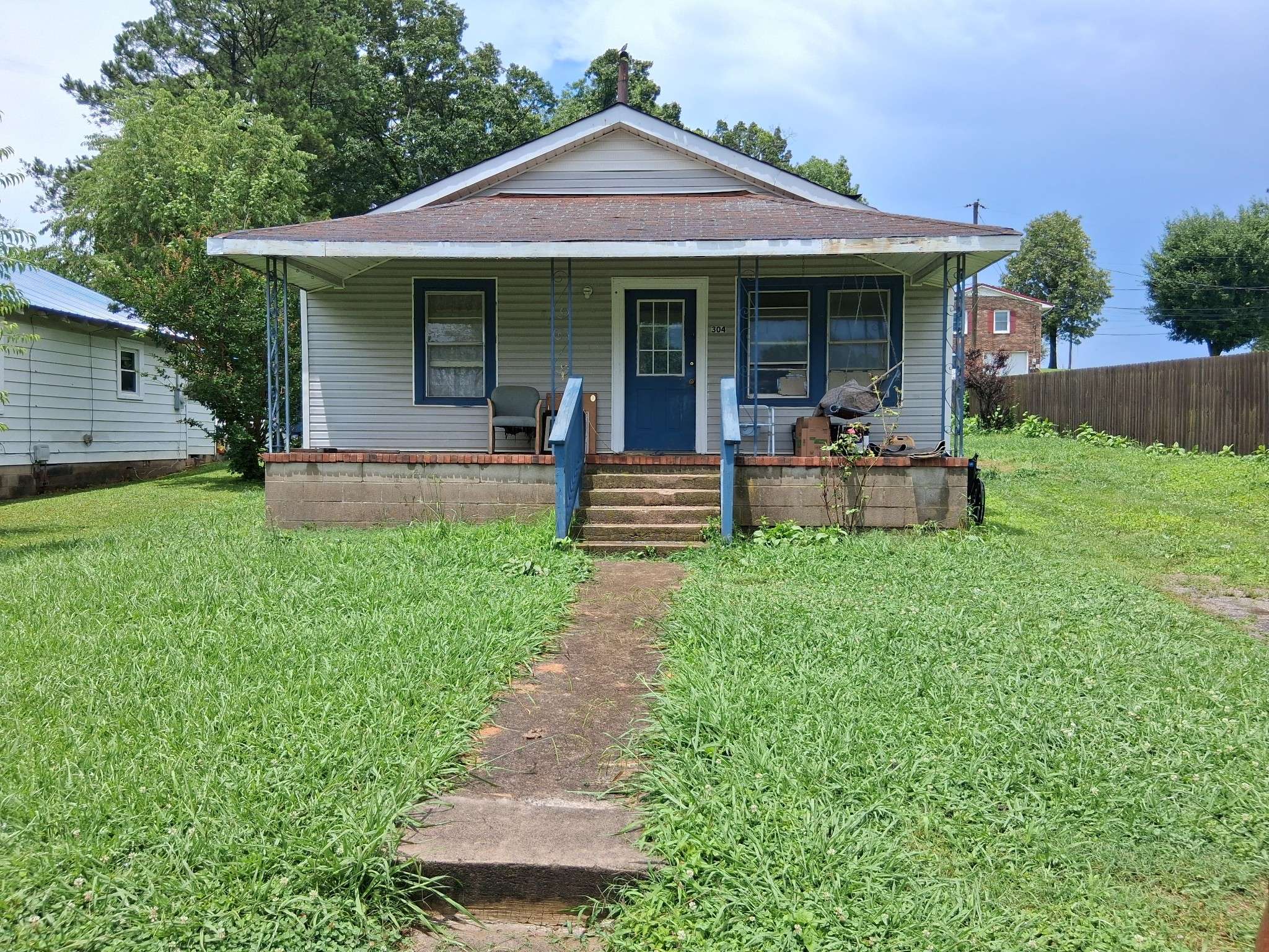 Lawrenceburg, TN 38464,304 Simpson St