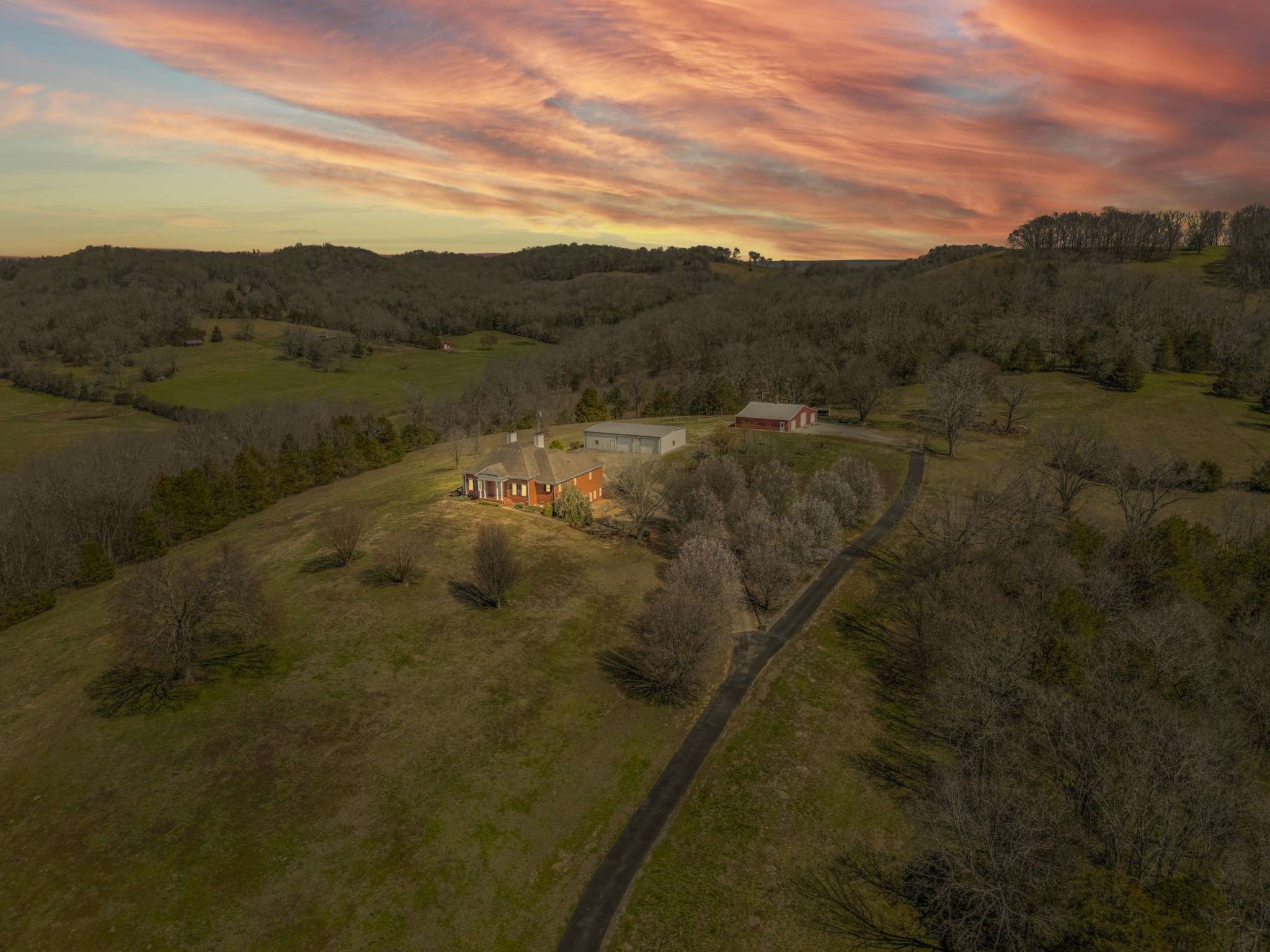 Fayetteville, TN 37334,954 Molino Rd