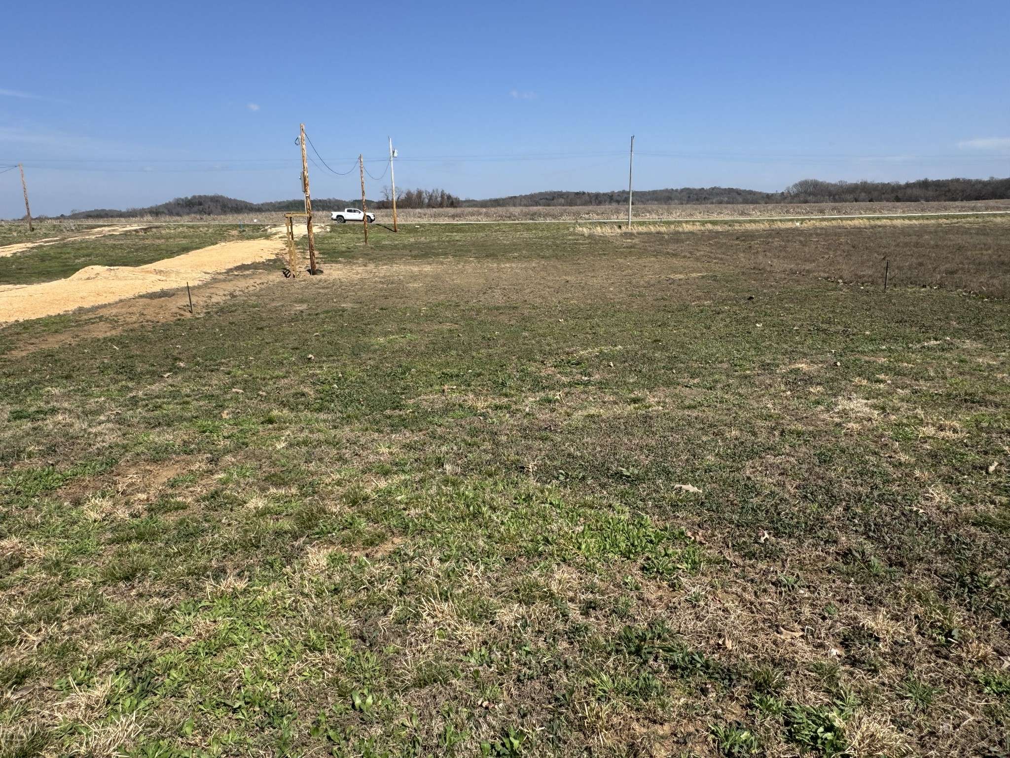 Clifton, TN 38425,437 Hardin Bottom Rd