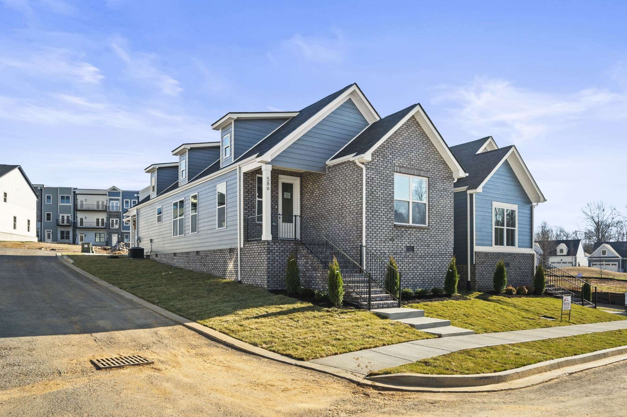 Pleasant View, TN 37146,586 Centre St
