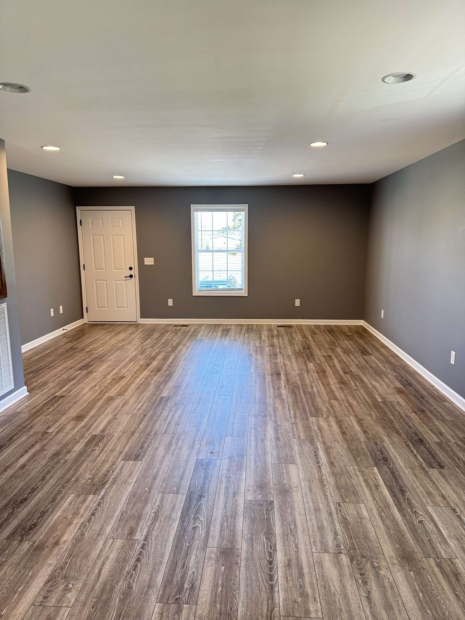 Decherd, TN 37324,207 Sisk St