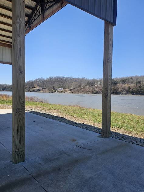 Clifton, TN 38425,2257 Hardin Bottom River Rd