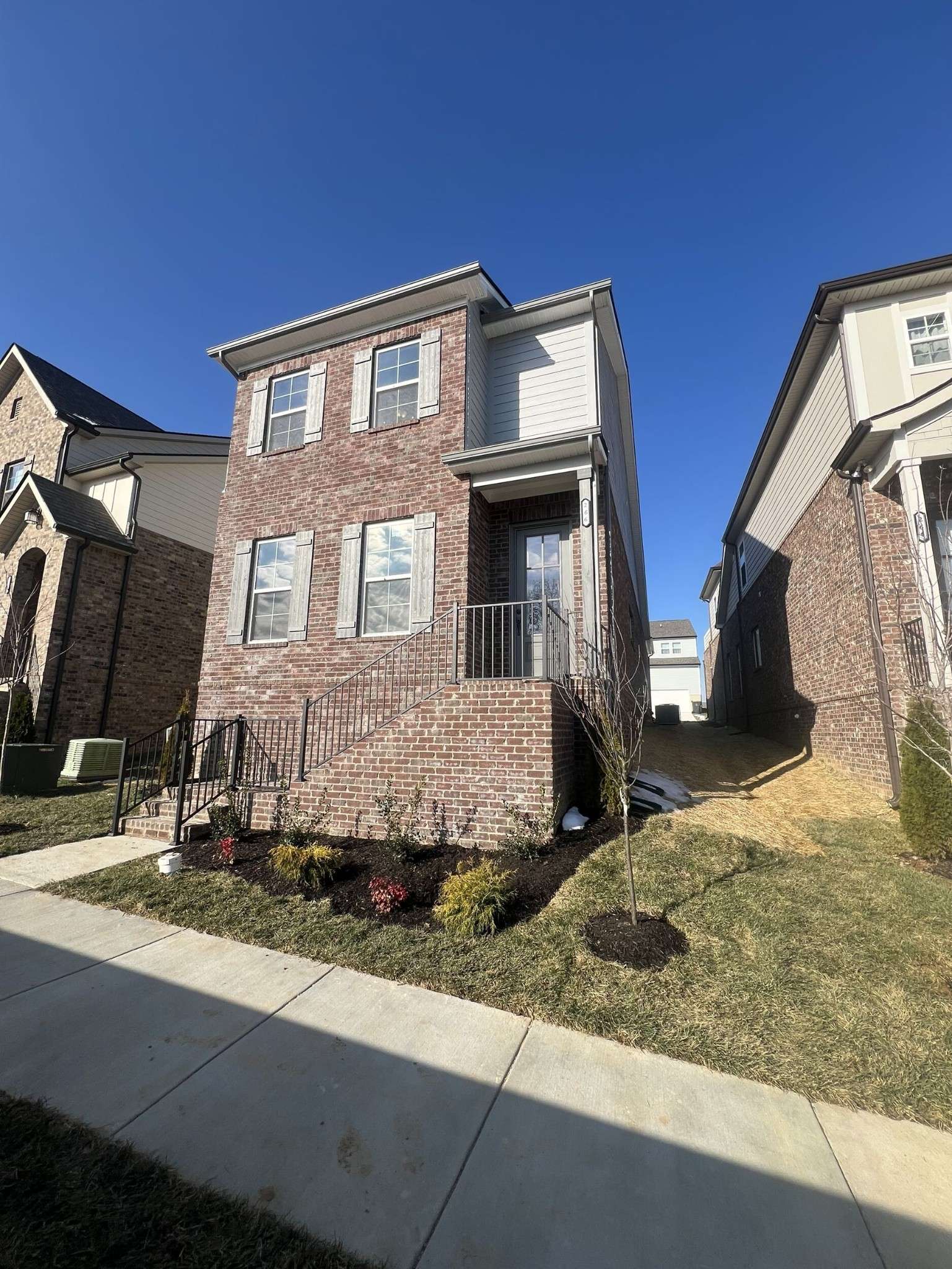La Vergne, TN 37086,266 Sounder Circle