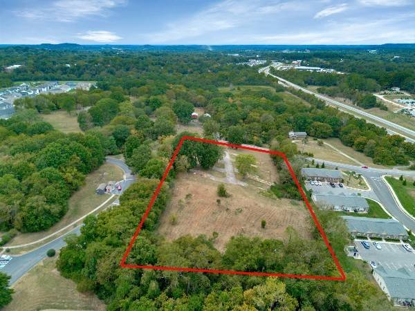 Columbia, TN 38401,220 Theta Pike