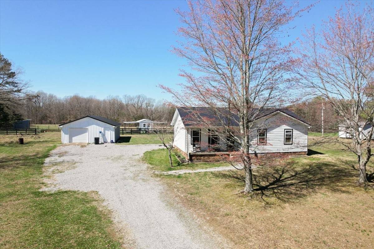 Westmoreland, TN 37186,133 B V Young Rd
