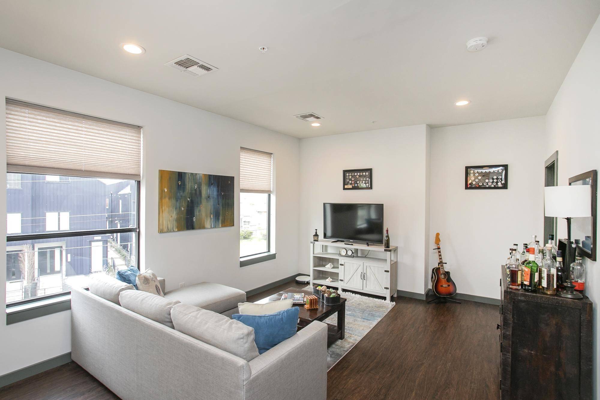 Nashville, TN 37203,1900 12th Ave #S #403