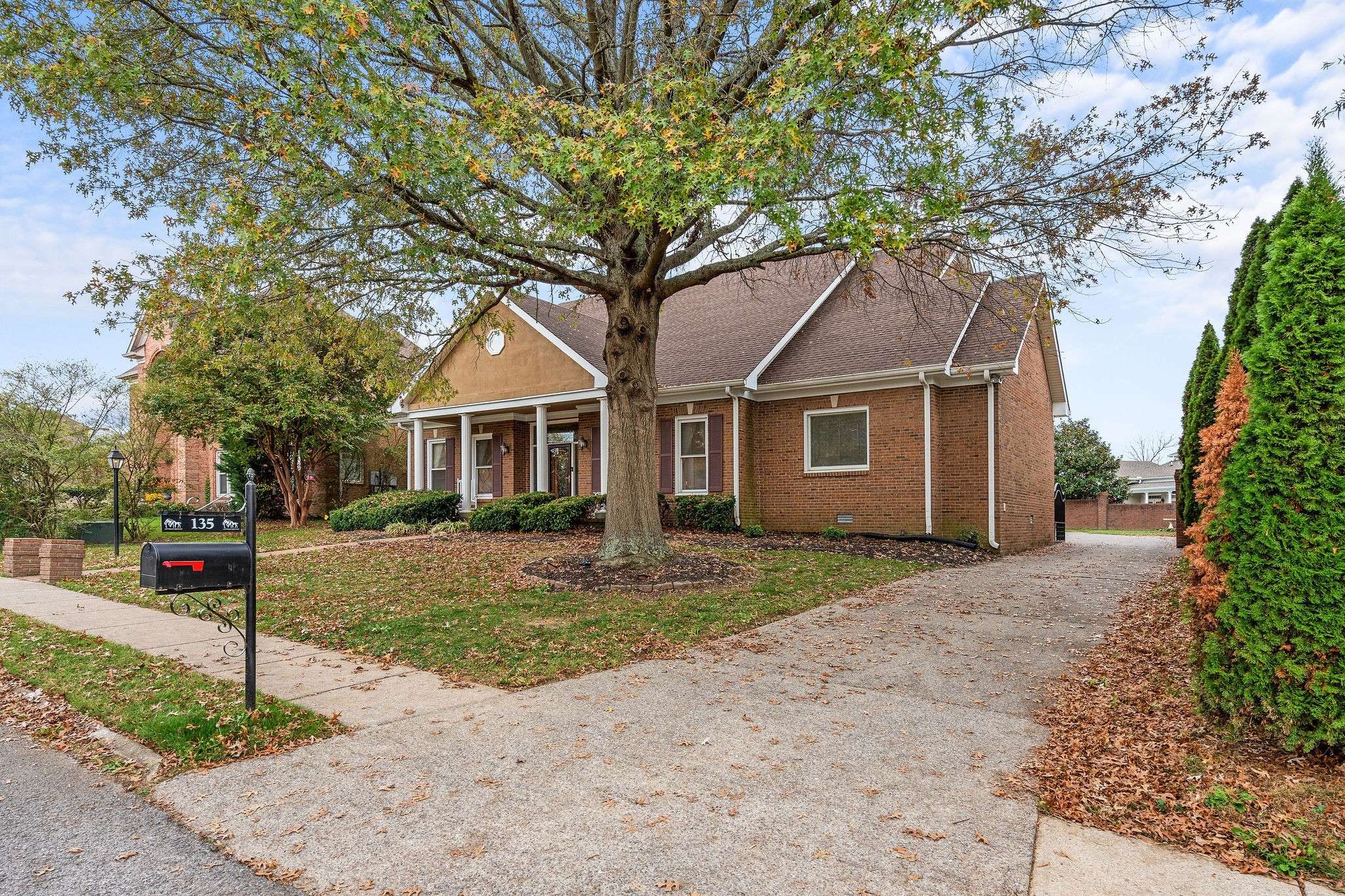 Hendersonville, TN 37075,135 N Country Club Dr