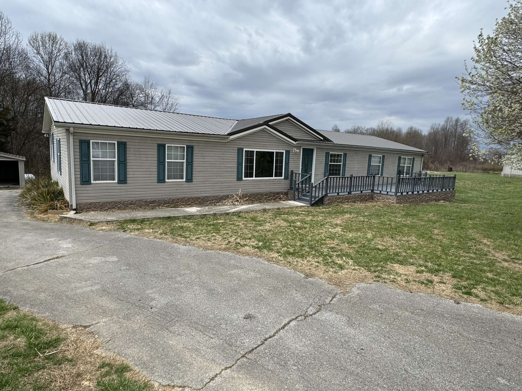 Red Boiling Springs, TN 37150,65 Carol Knight Rd
