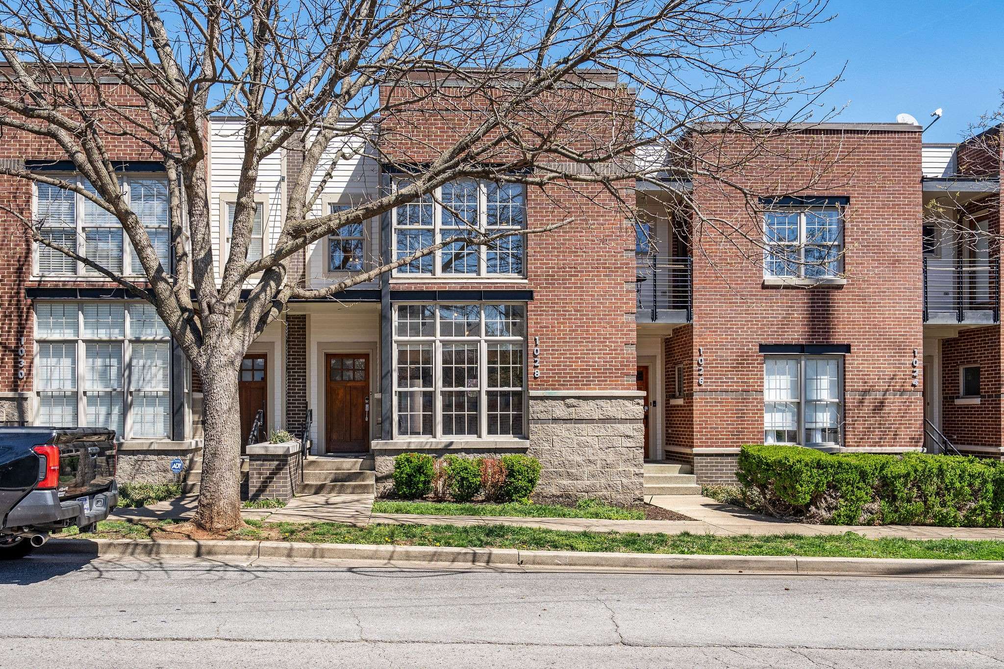 Nashville, TN 37208,1028 9th Ave #N