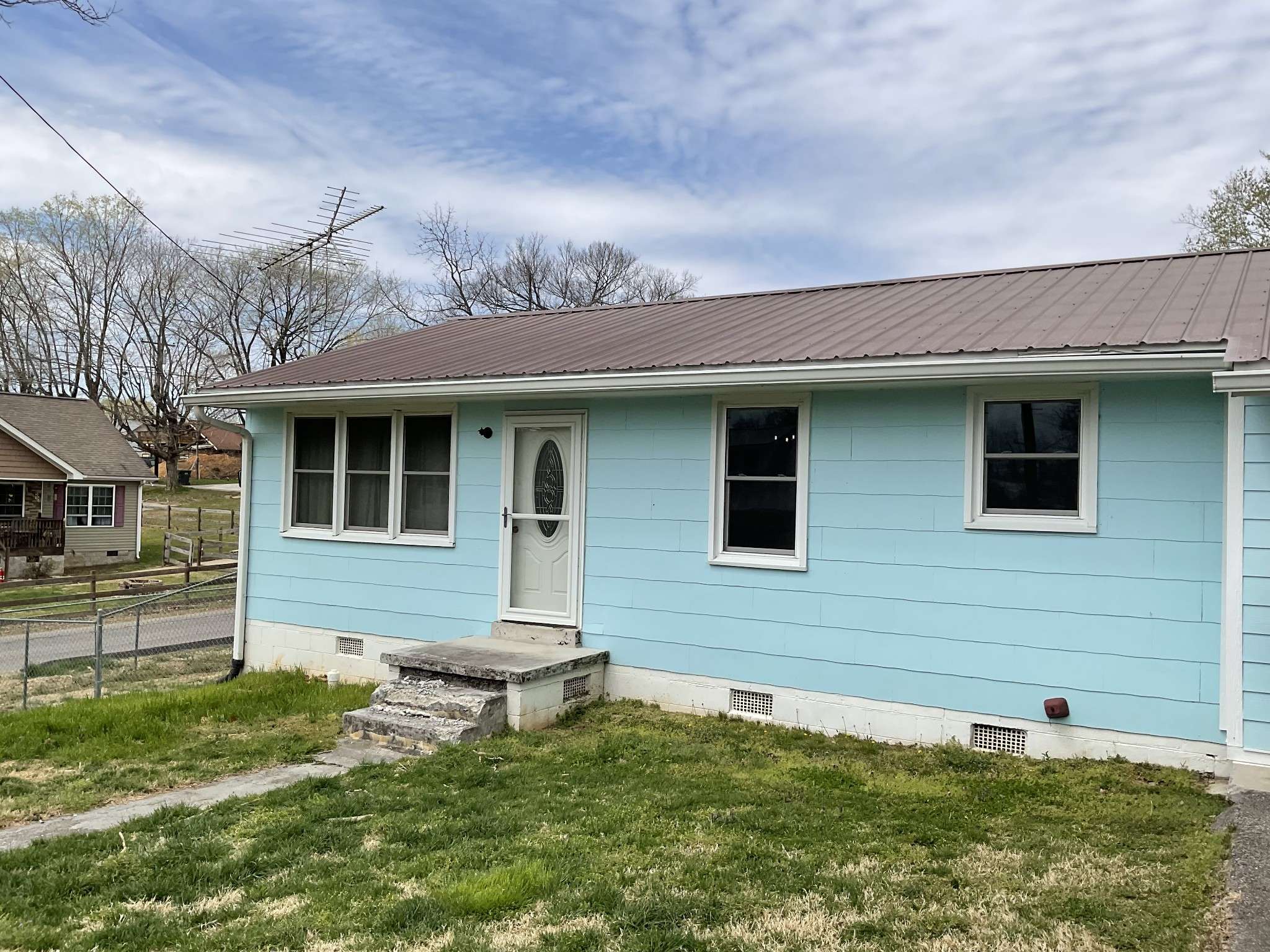 Dickson, TN 37055,406 High St