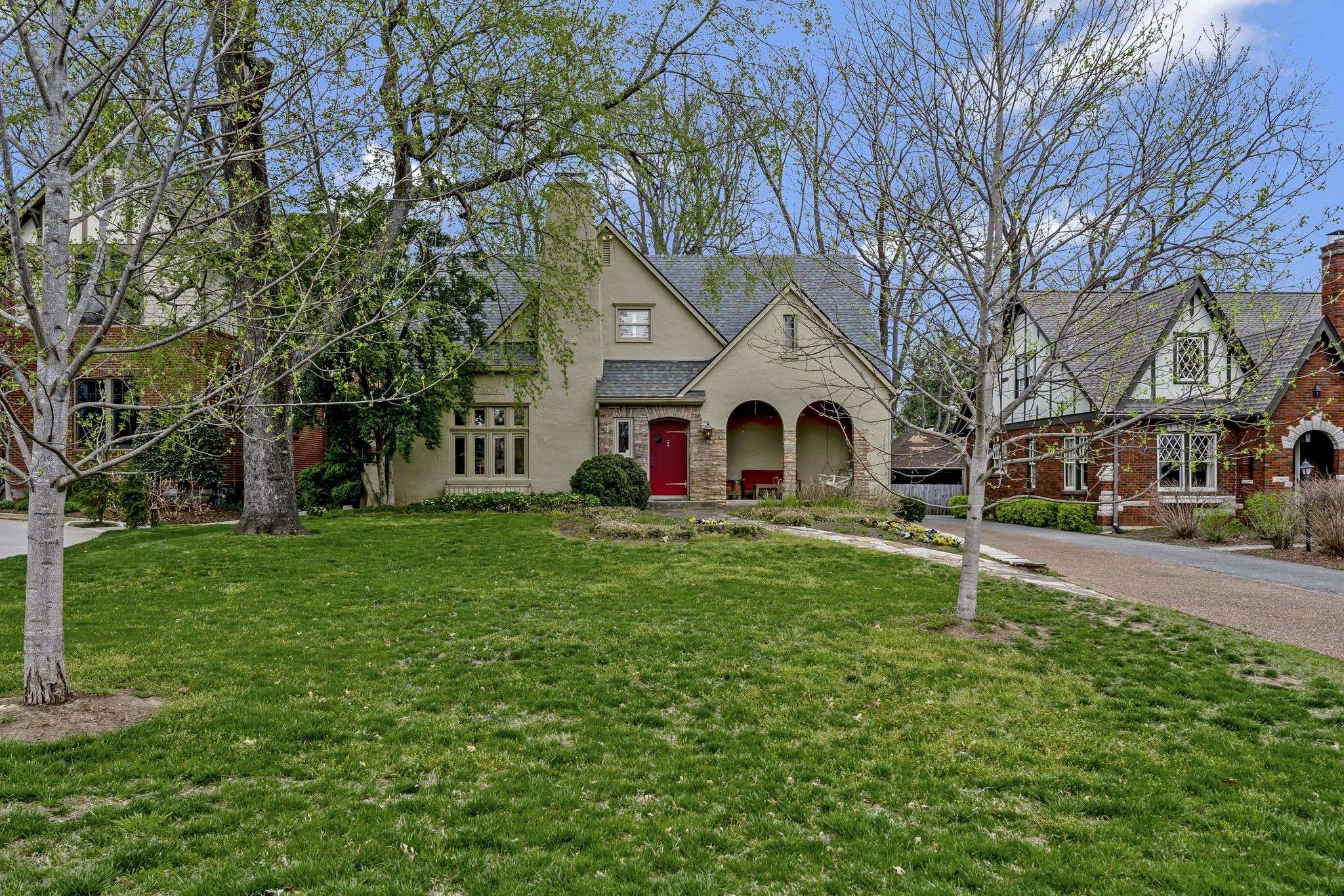 Nashville, TN 37205,208 Mockingbird Rd