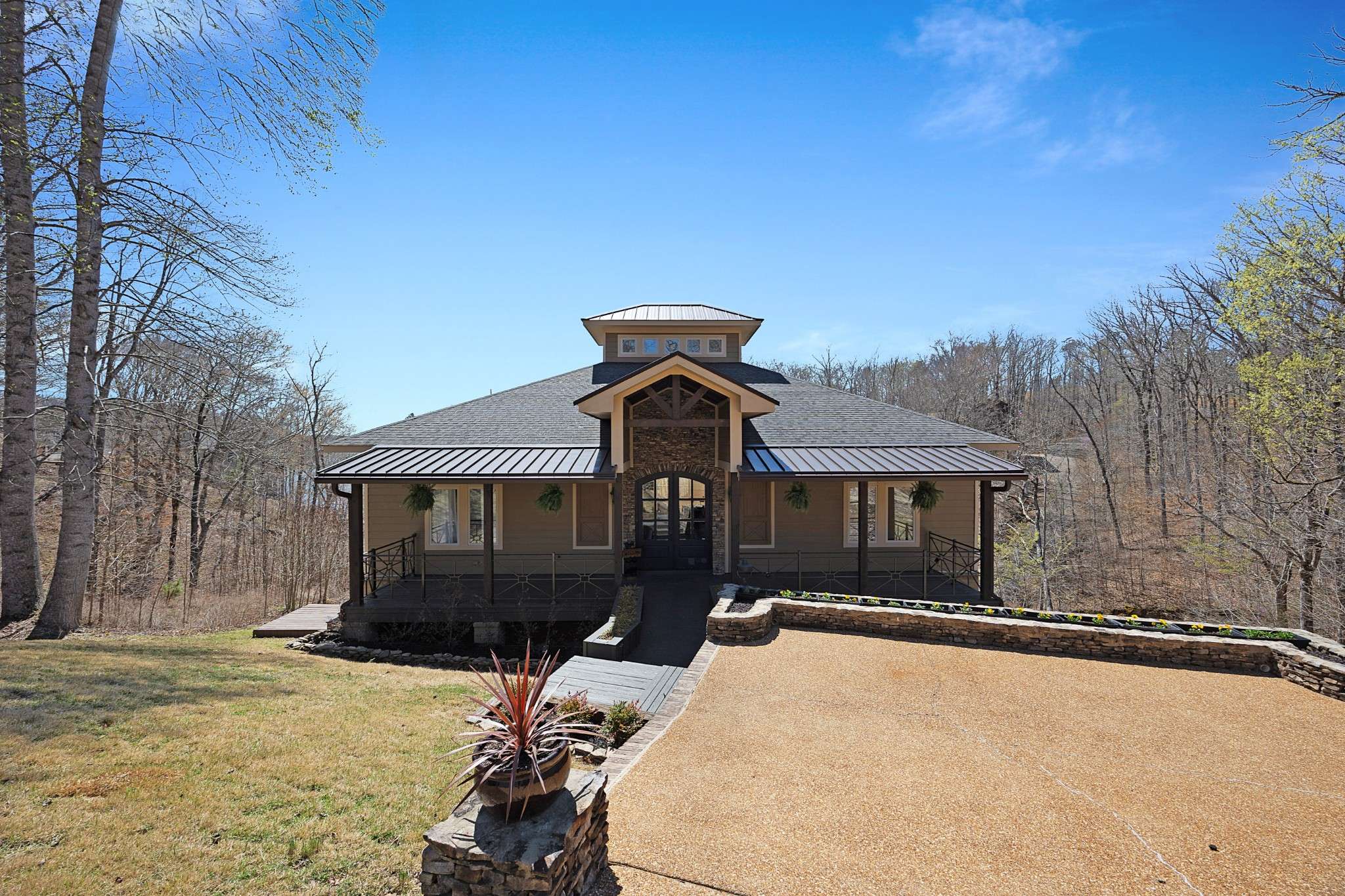 Savannah, TN 38372,190 Crown Hill Cir
