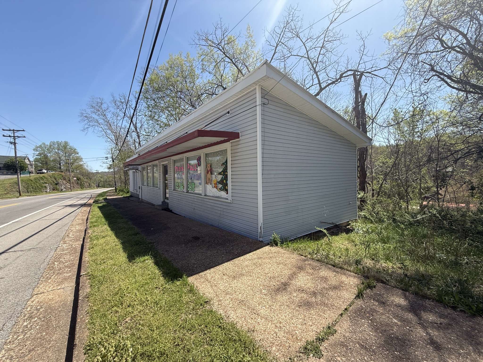 Erin, TN 37061,4870 E Main St