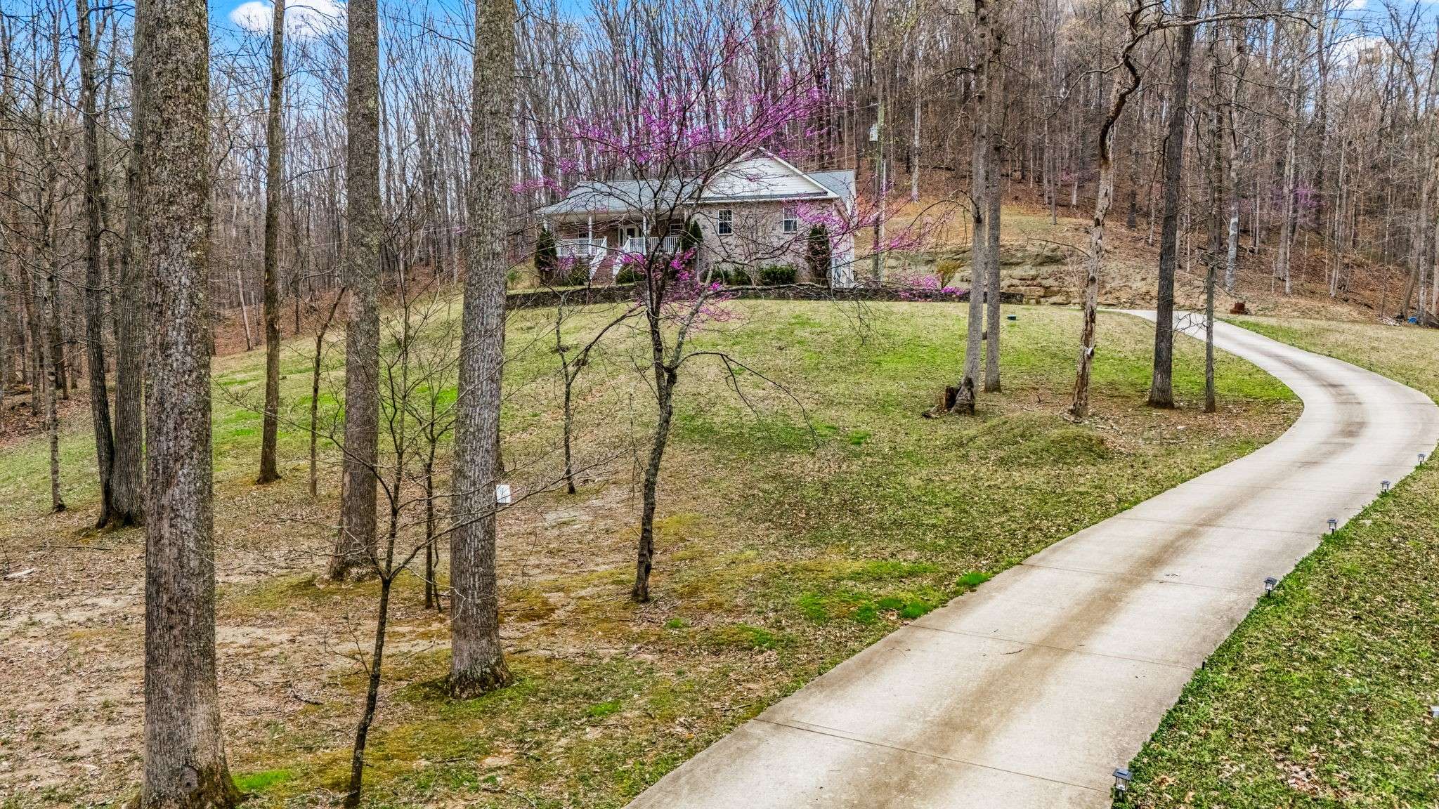 Goodlettsville, TN 37072,5956 Lickton Pike