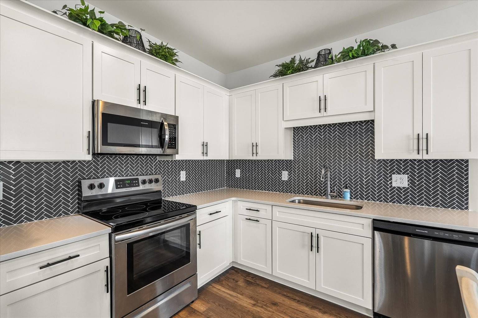 Columbia, TN 38401,2572 Napa Valley Way