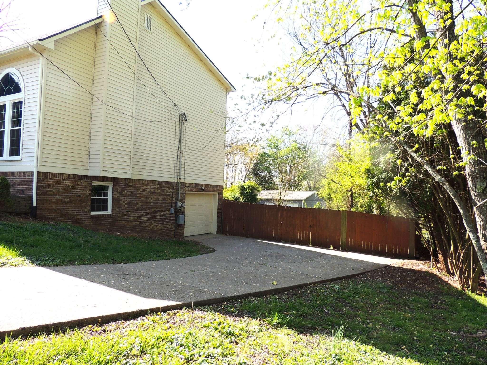 Clarksville, TN 37043,436 Bluff Dr