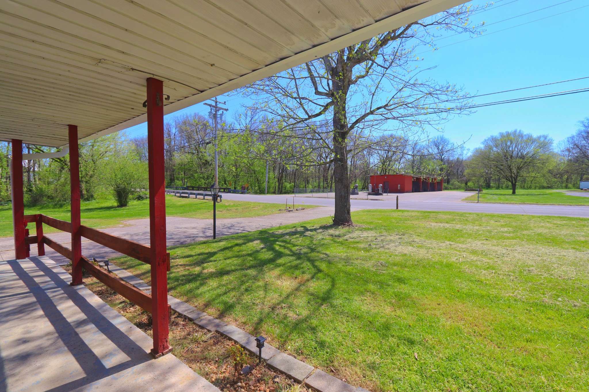 Alexandria, TN 37012,400 W Main St