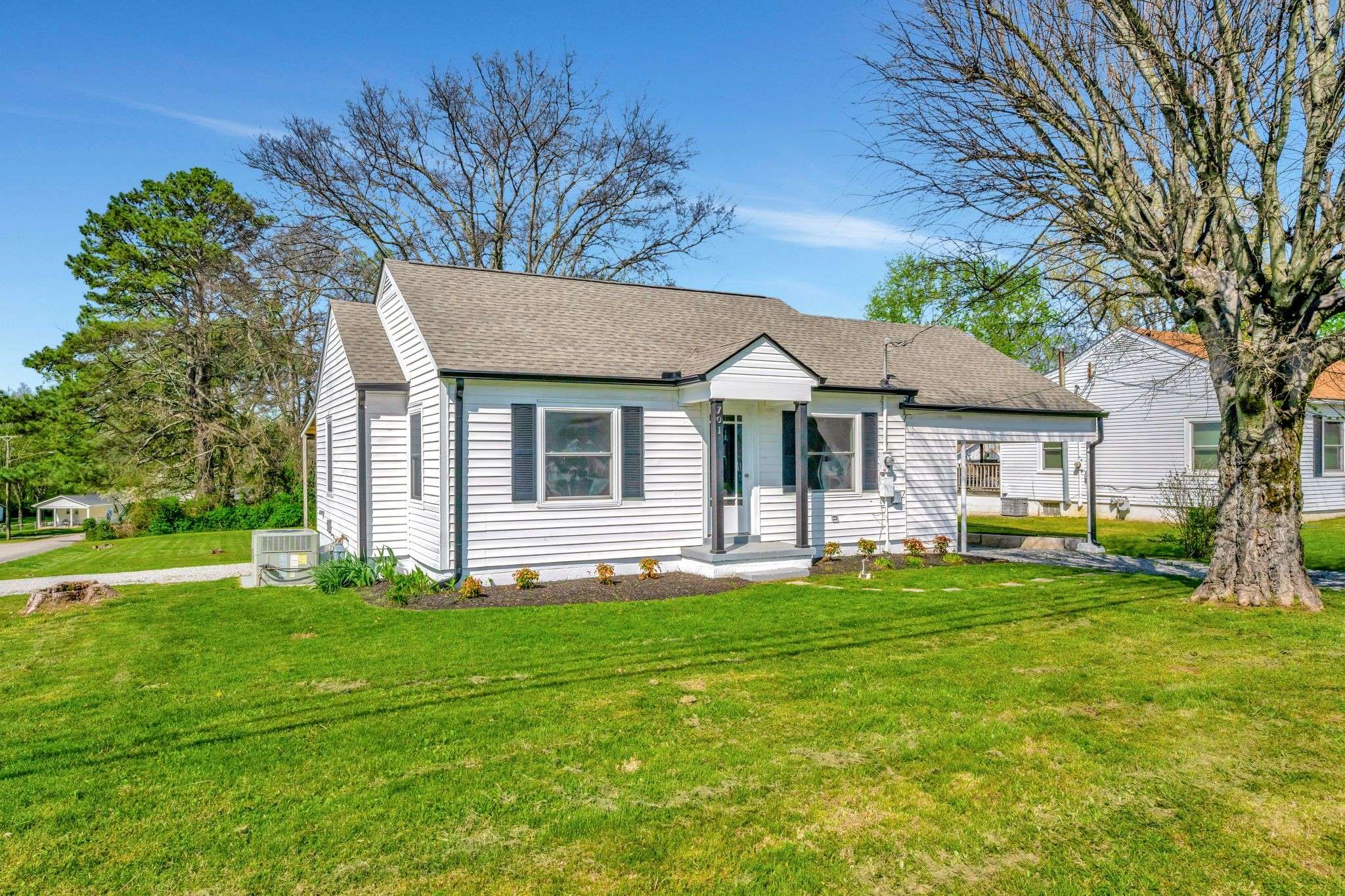 Columbia, TN 38401,701 Santa Fe Pike