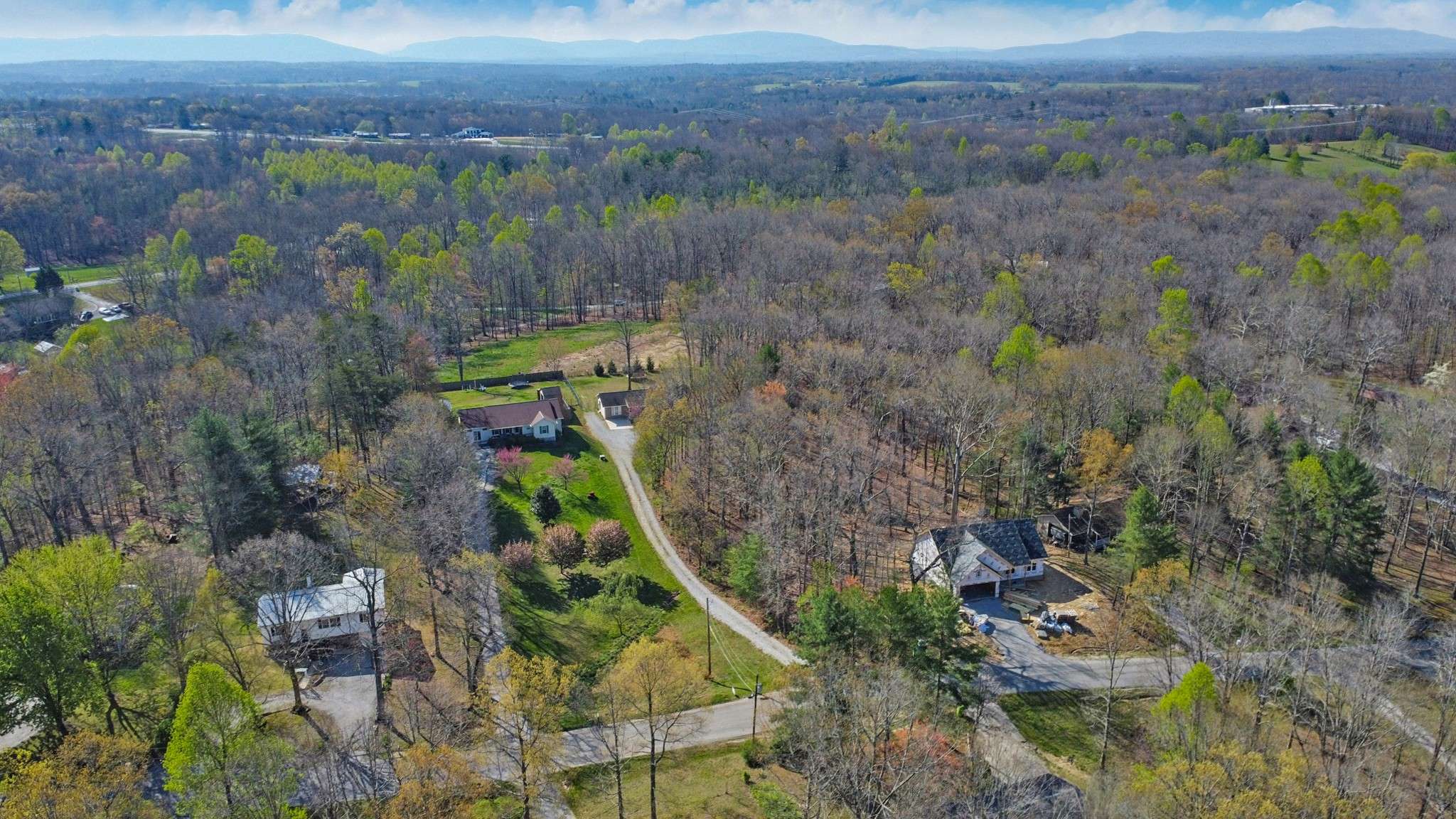 Crossville, TN 38571,201 Estates Lake Dr