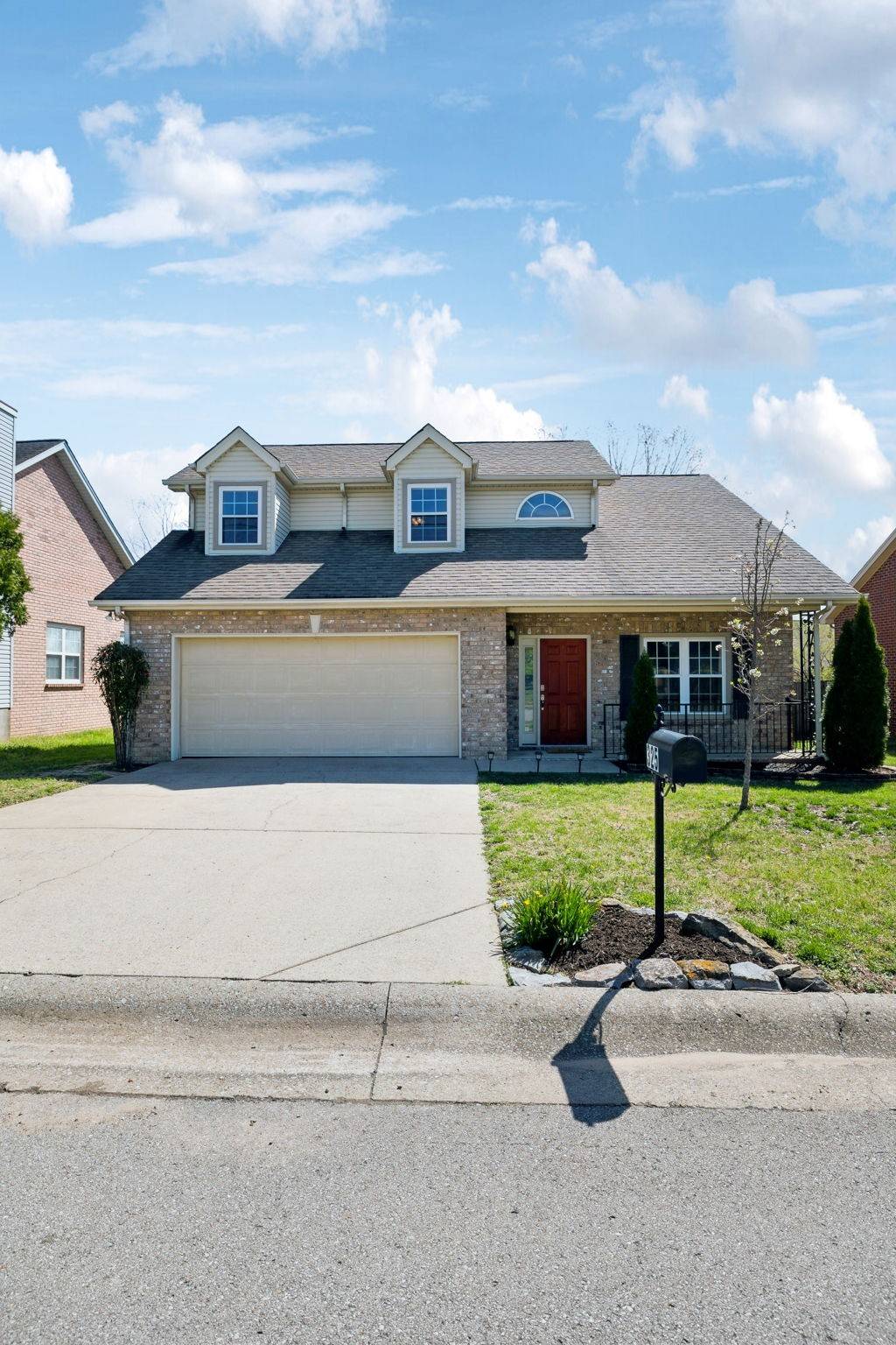 Nashville, TN 37221,325 Roslyn Ct