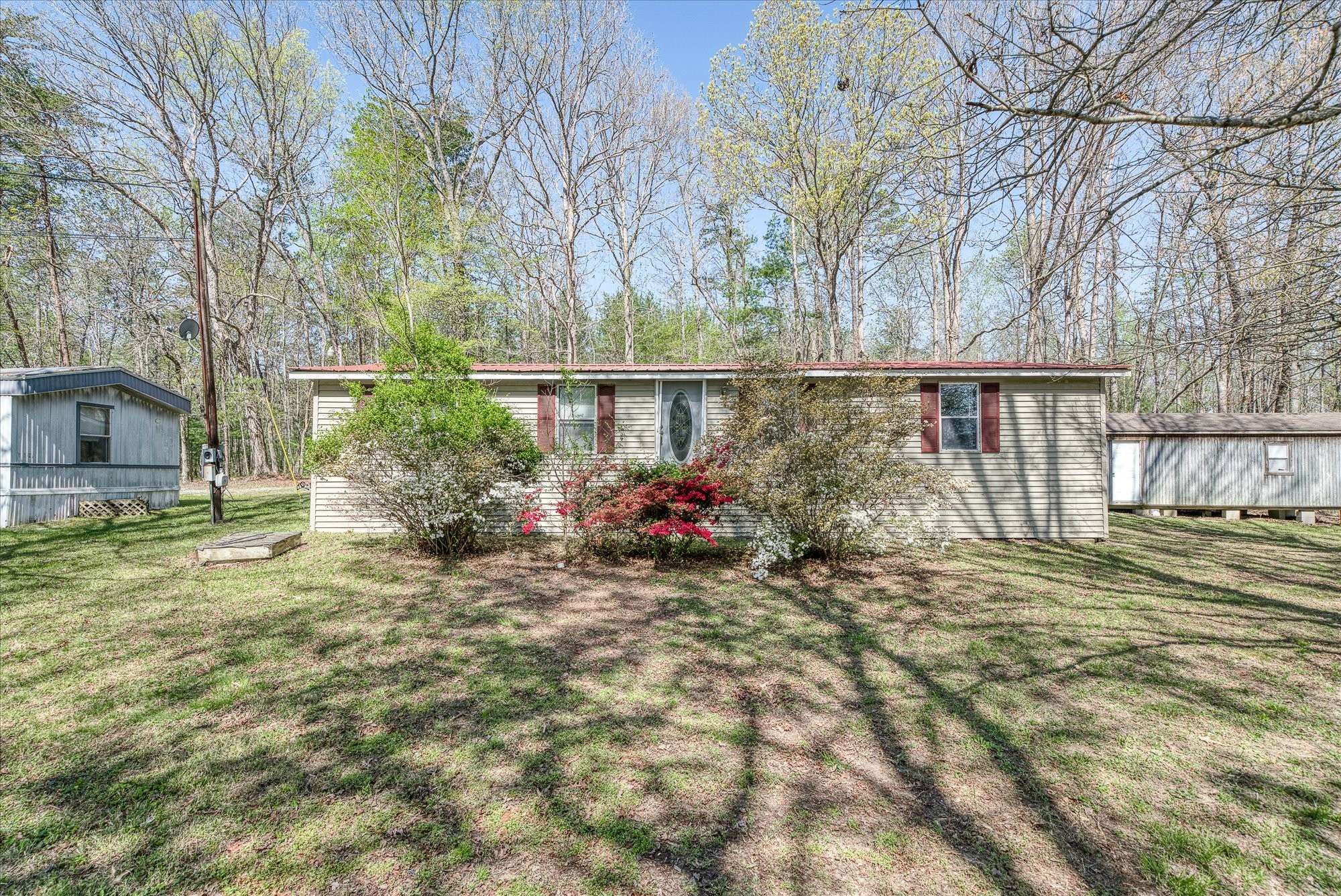 Lancing, TN 37770,130 Ridge Rd