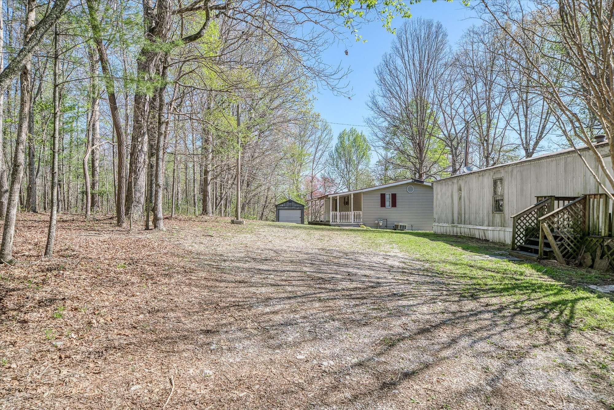 Lancing, TN 37770,130 Ridge Rd