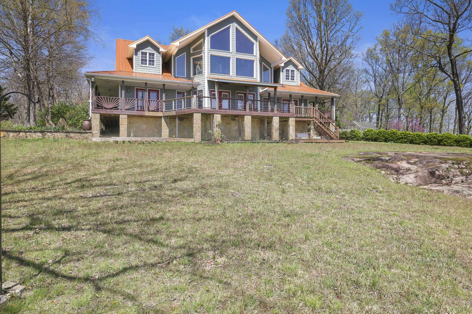 Altamont, TN 37301,386 Hanging Rock Dr