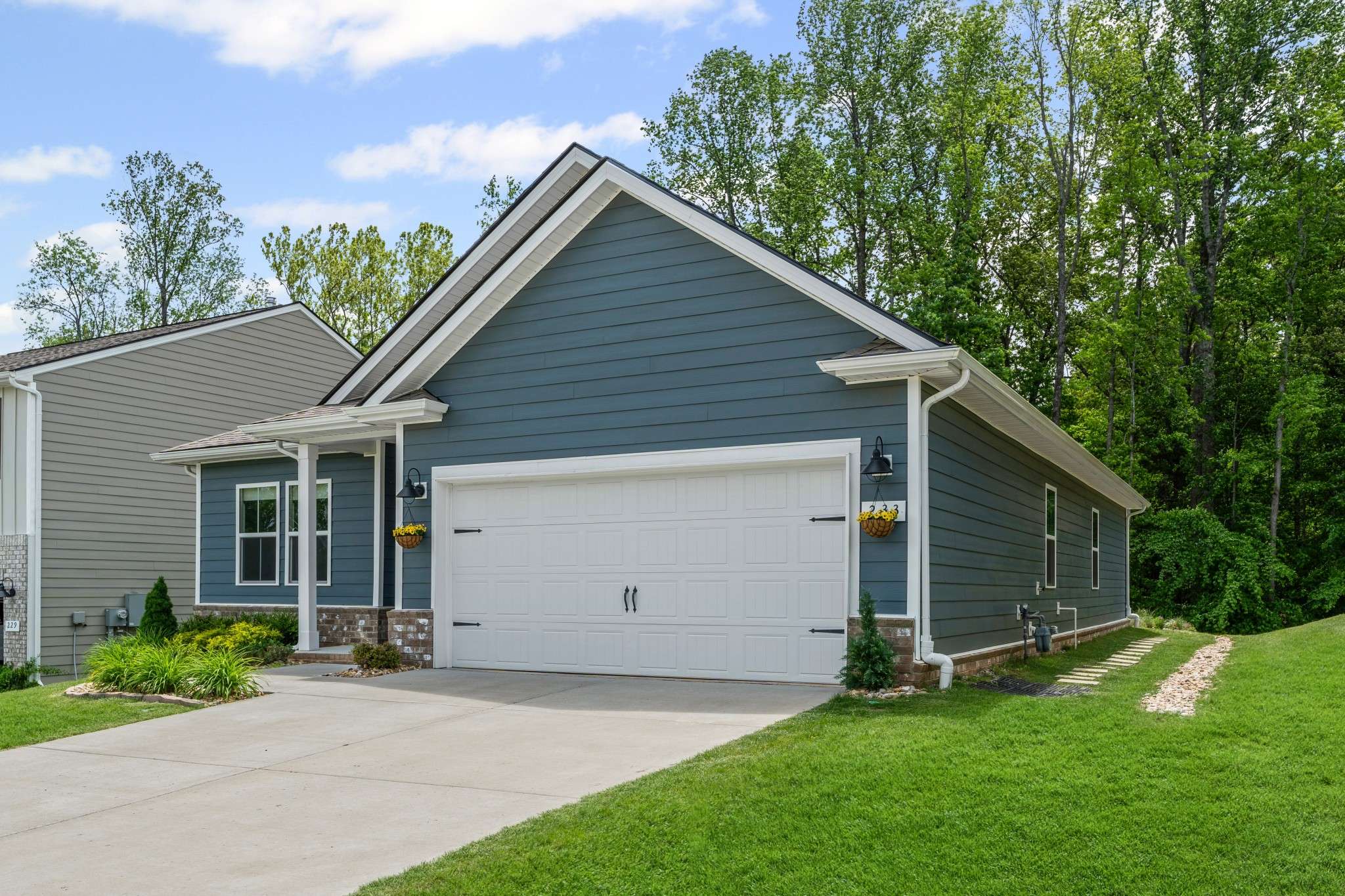 White House, TN 37188,233 Brook Ave