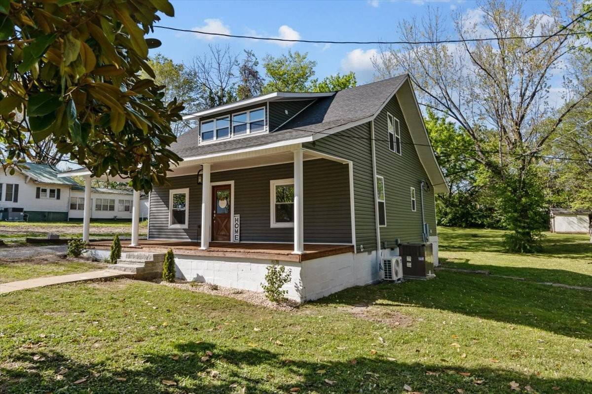 White Bluff, TN 37187,214 Church St