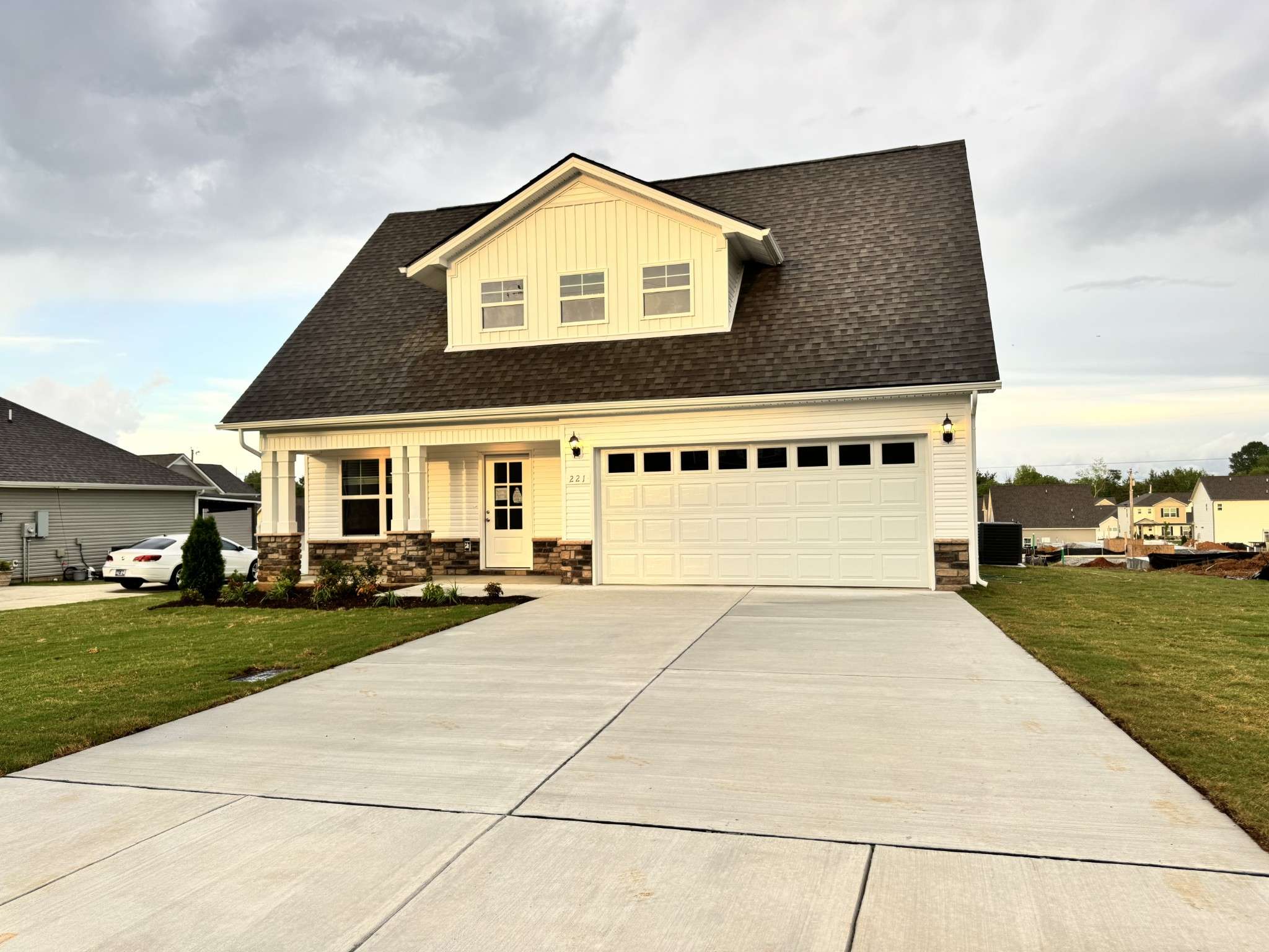 Shelbyville, TN 37160,221 Republic St