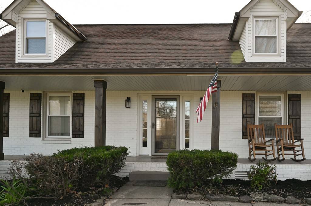 Adams, TN 37010,4310 Memory Ln