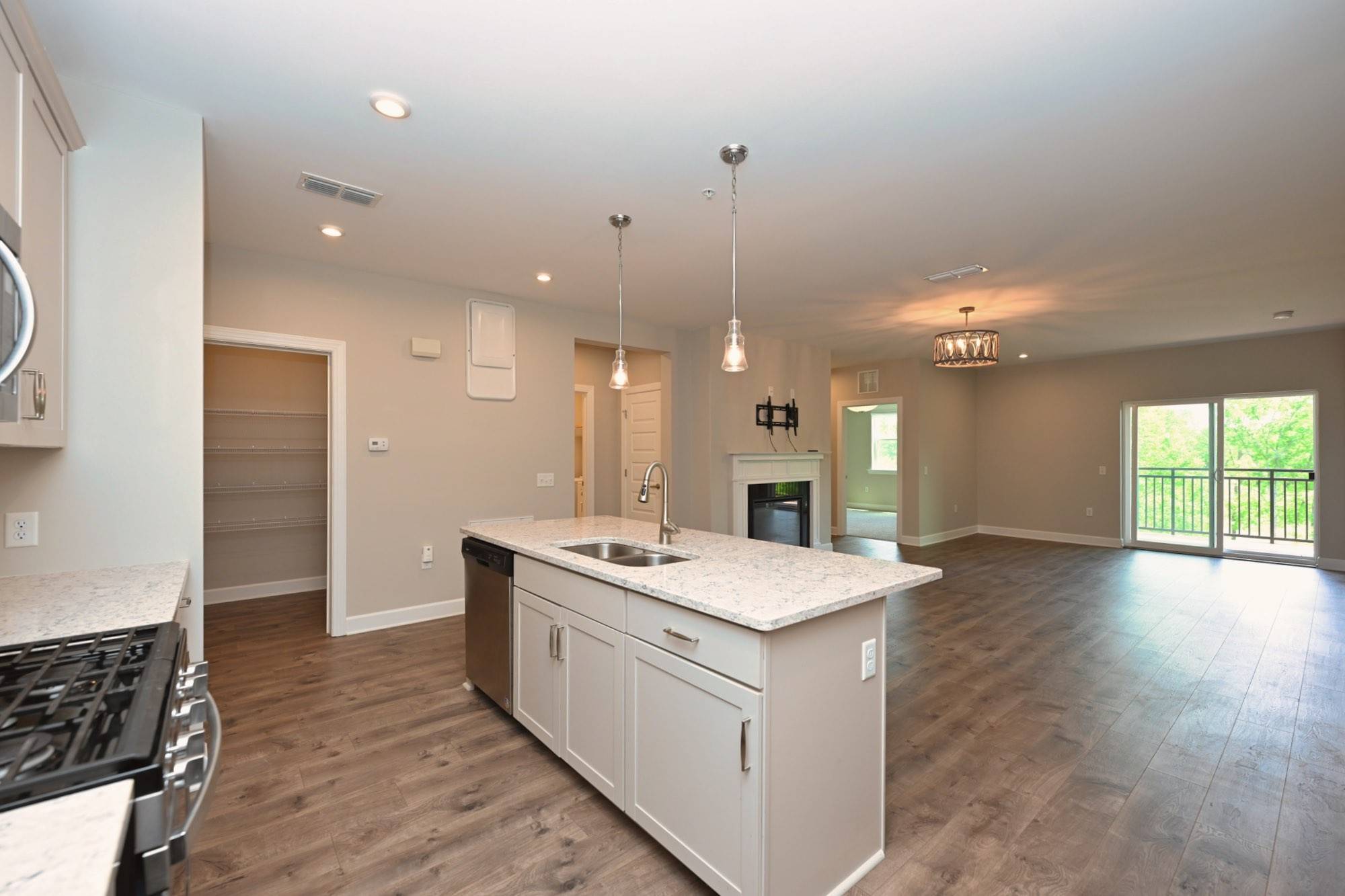 Hendersonville, TN 37075,141 Saundersville Rd #1305