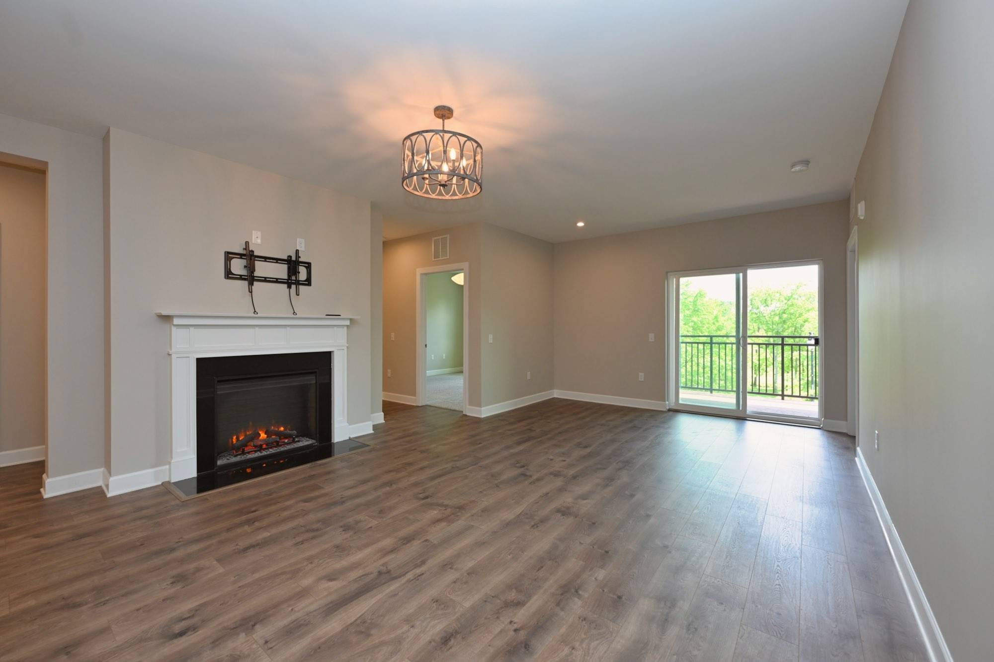 Hendersonville, TN 37075,141 Saundersville Rd #1305