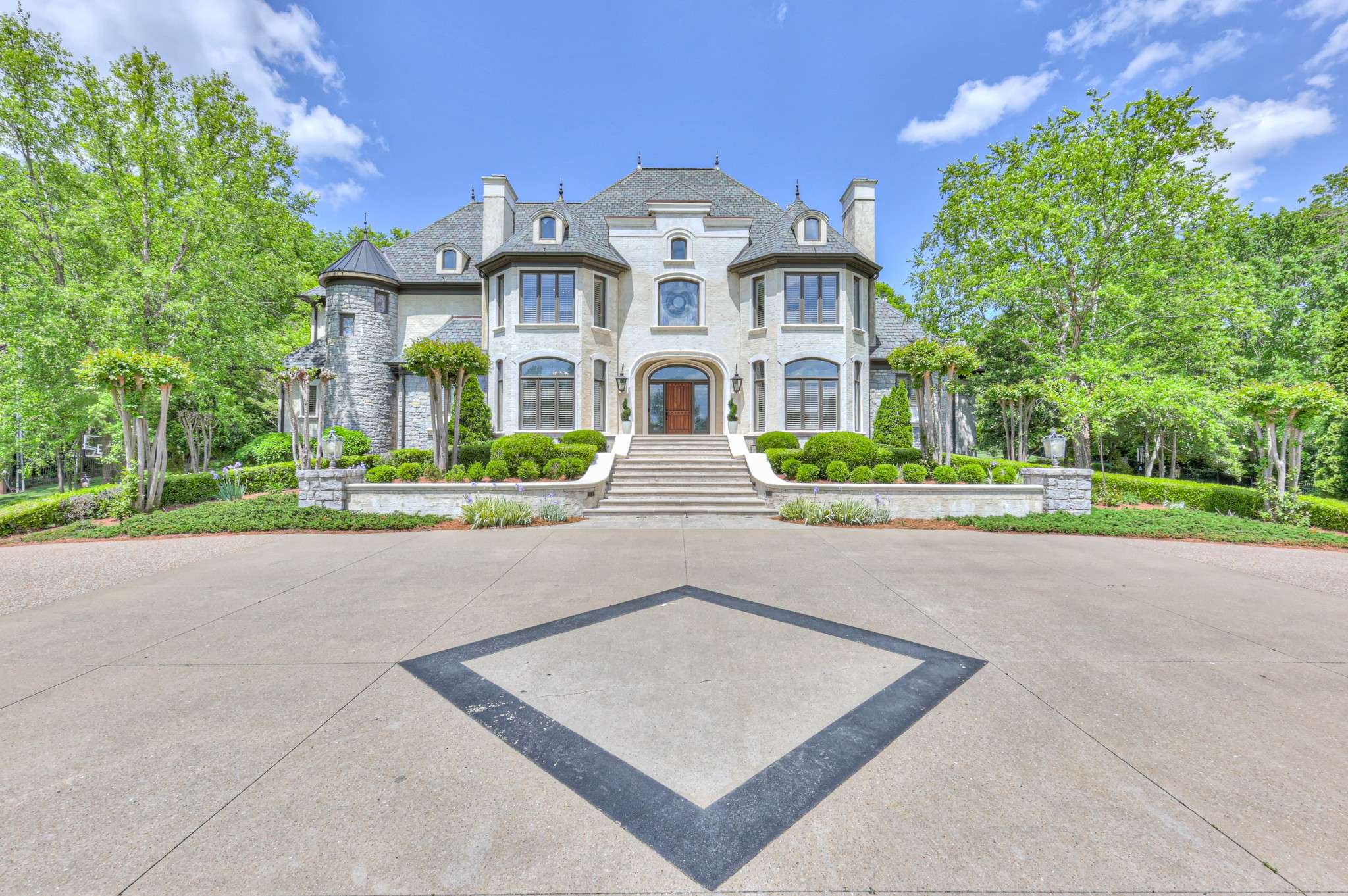Nashville, TN 37215,1224 Otter Creek Rd