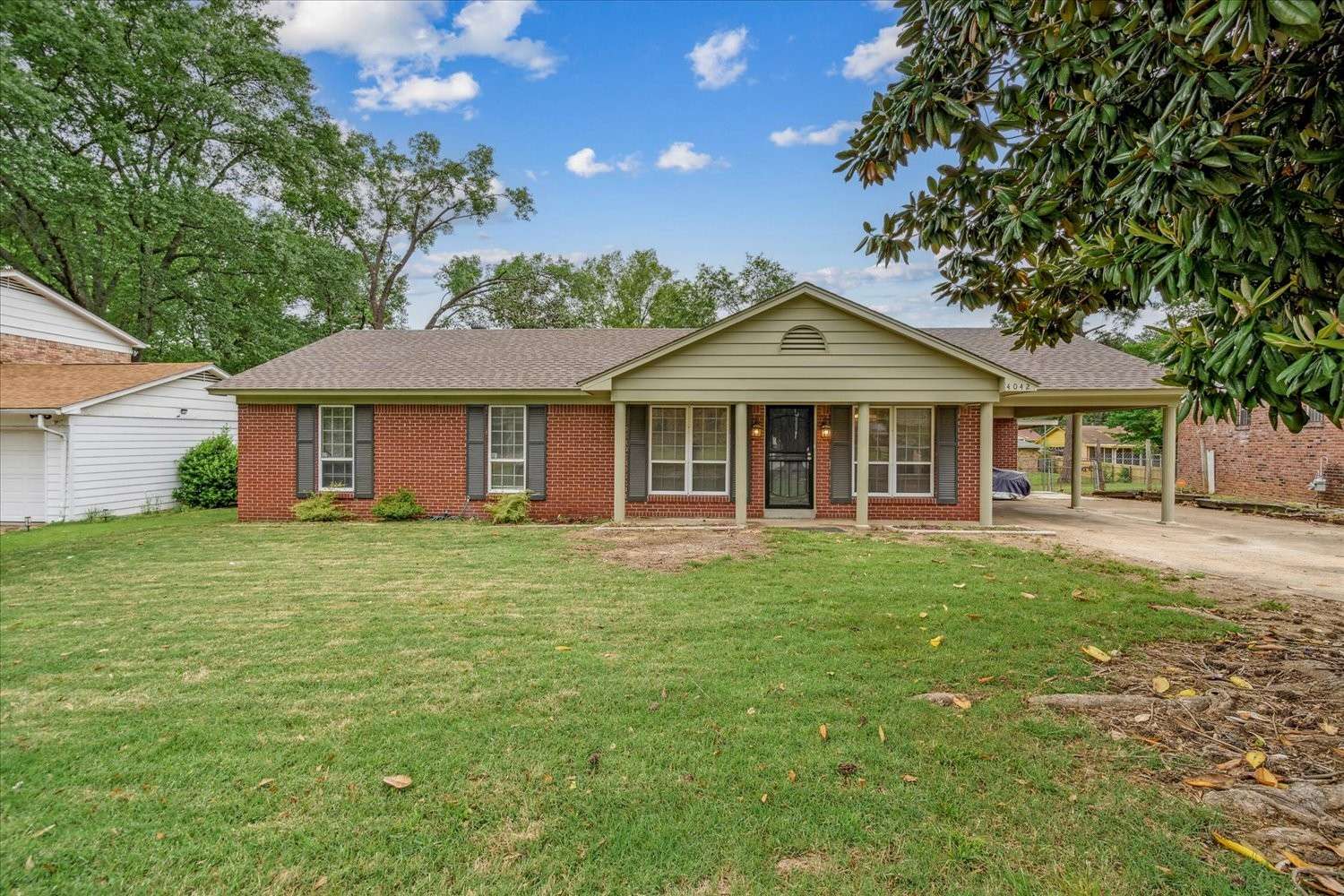 Memphis, TN 38128,4042 Twin Lakes Dr