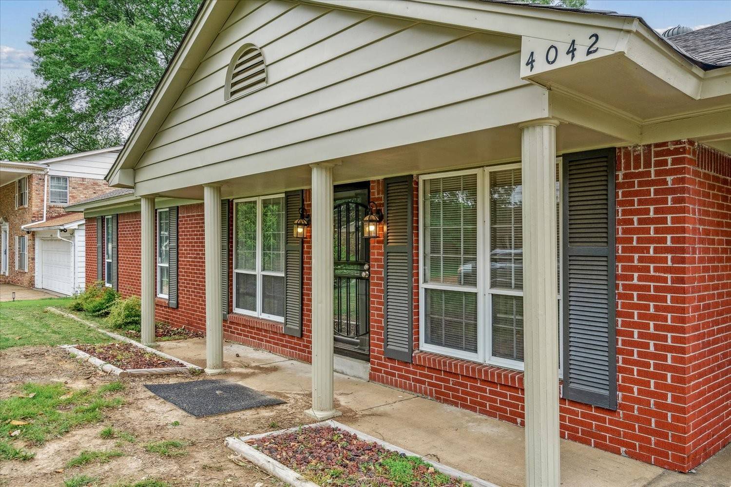 Memphis, TN 38128,4042 Twin Lakes Dr
