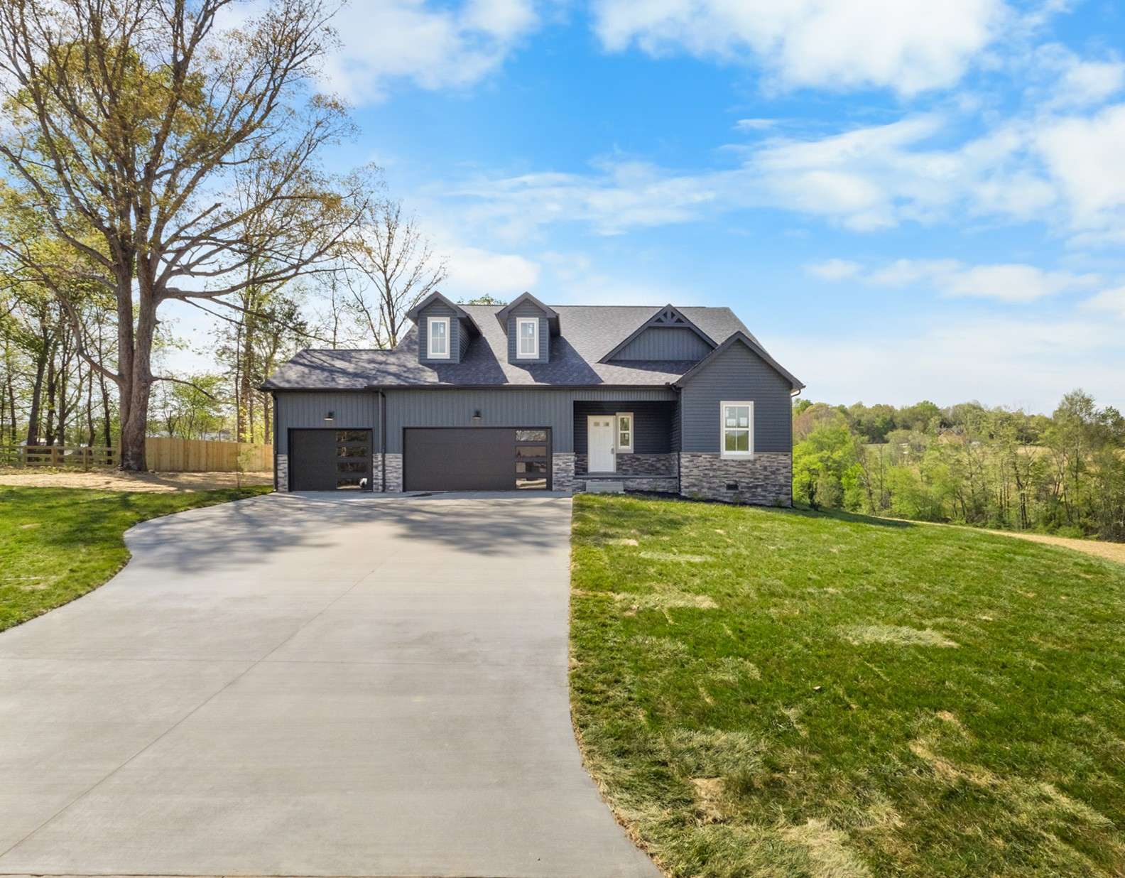 Southside, TN 37171,224 Lewis Grant Ln