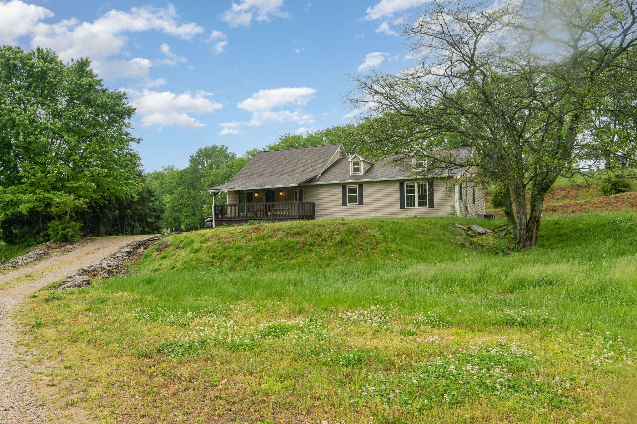 Columbia, TN 38401,1562 Mooresville Pike