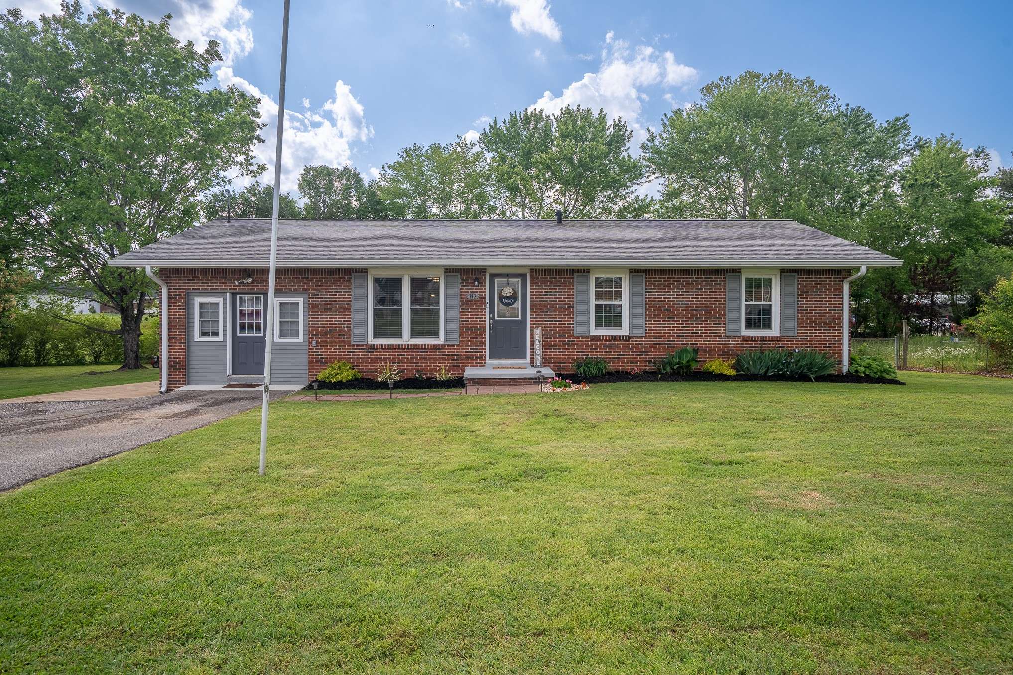 Loretto, TN 38469,113 Horn Ave