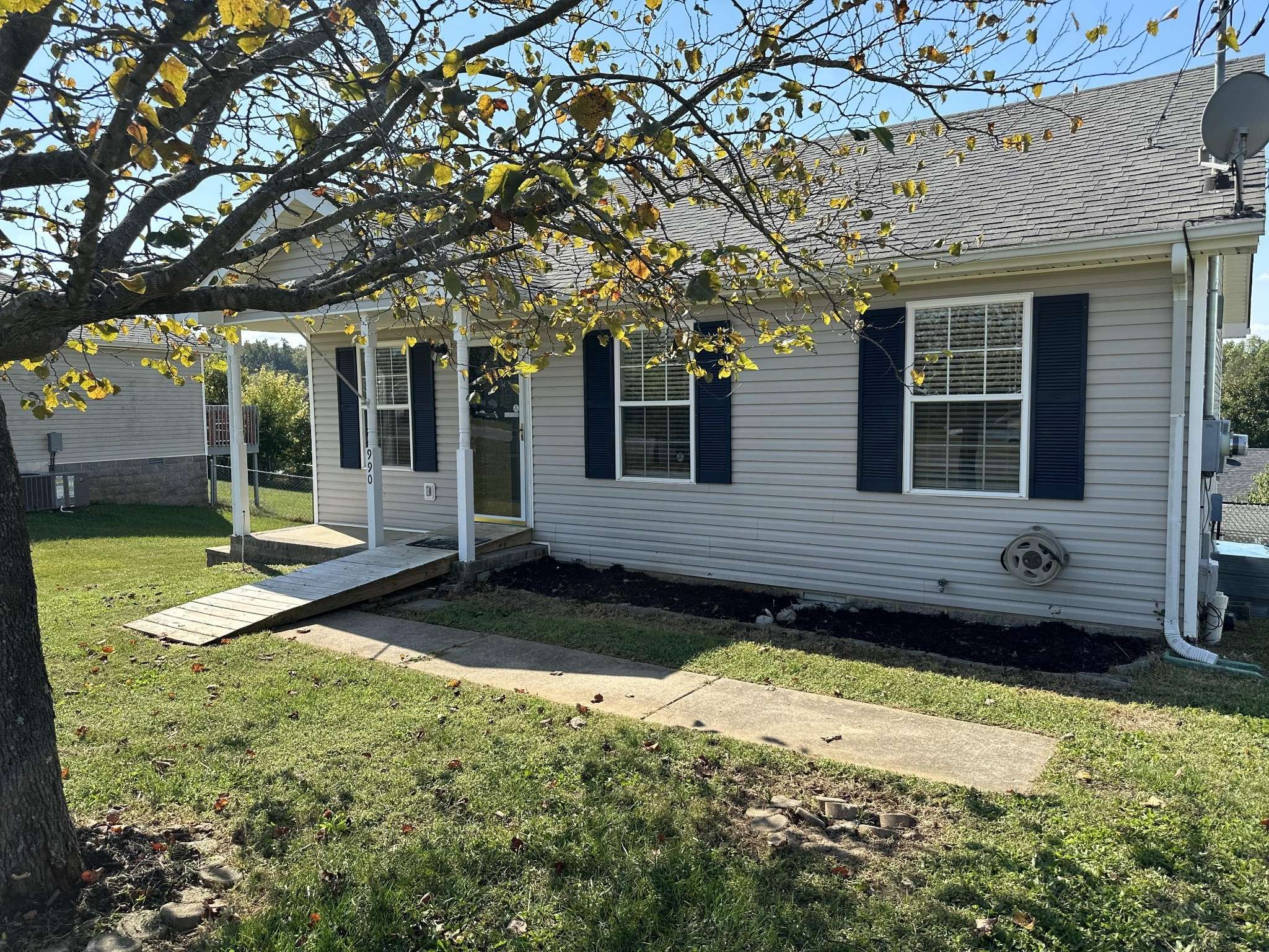 Clarksville, TN 37040,990 Winesap Rd