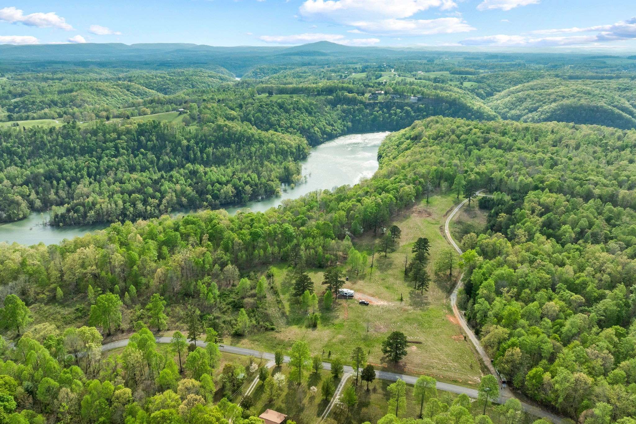 Byrdstown, TN 38549,4986 Robbinstown Rd