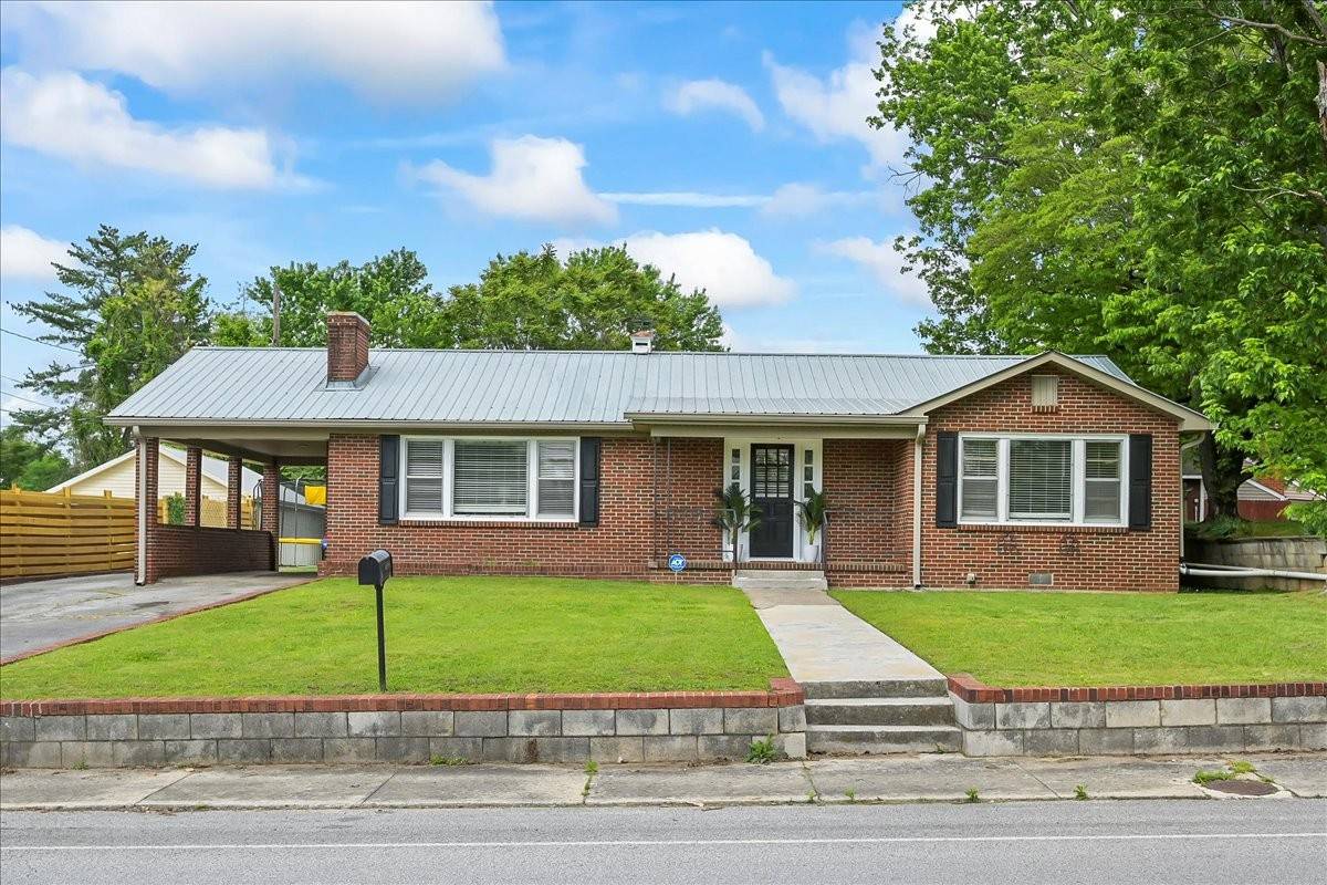 Mcminnville, TN 37110,635 N Spring St
