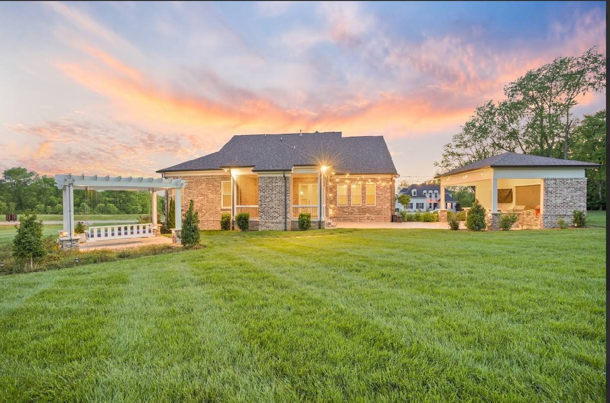 Arrington, TN 37014,8119 Schweitzer Pl