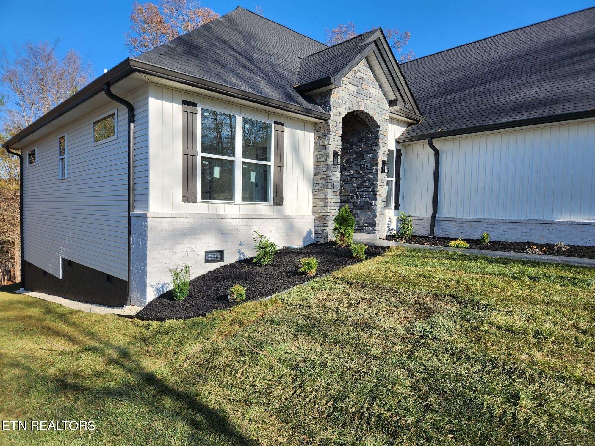 Loudon, TN 37774,212 Mialaquo Circle