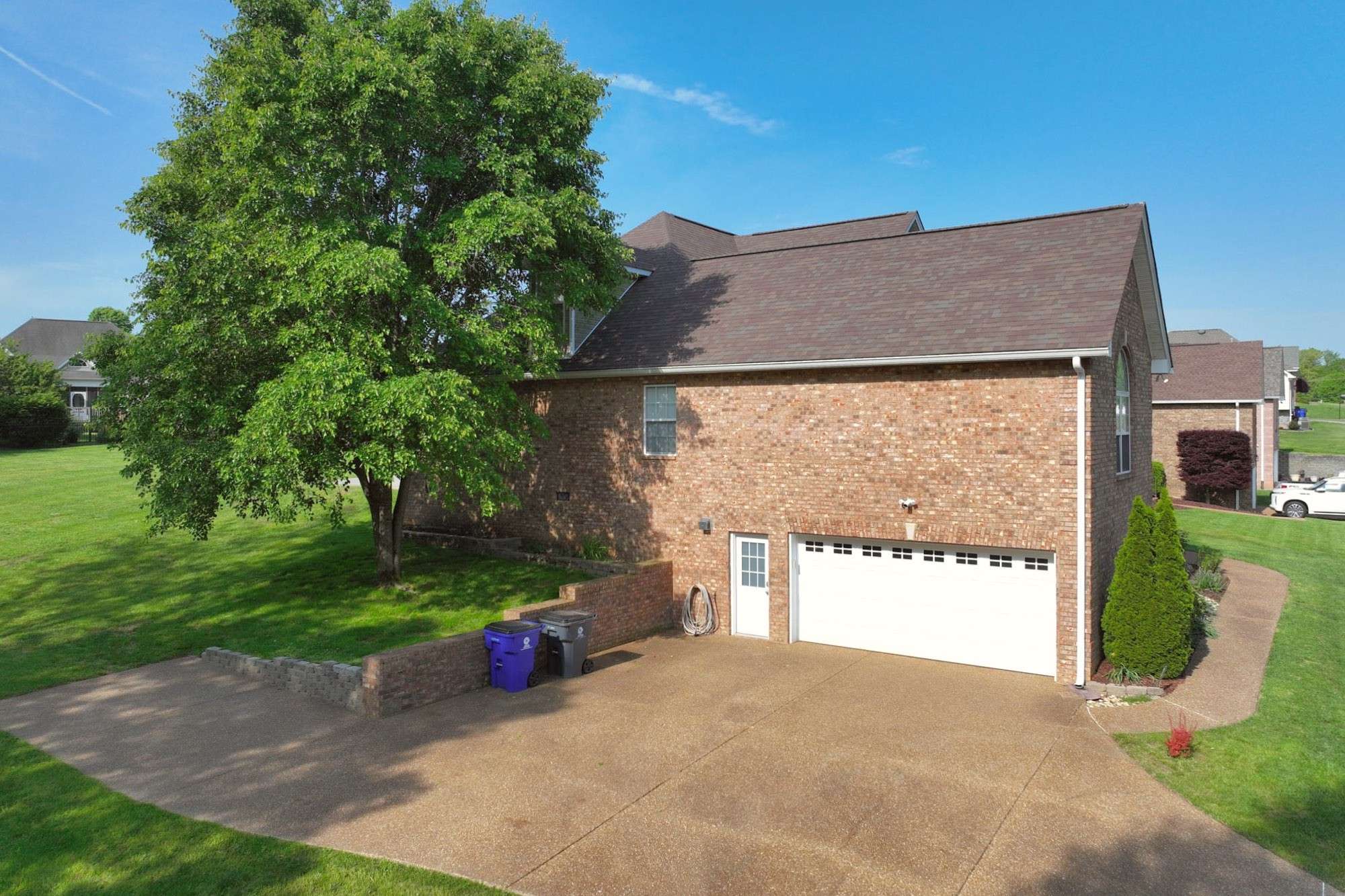 White House, TN 37188,218 Thoroughbred Way