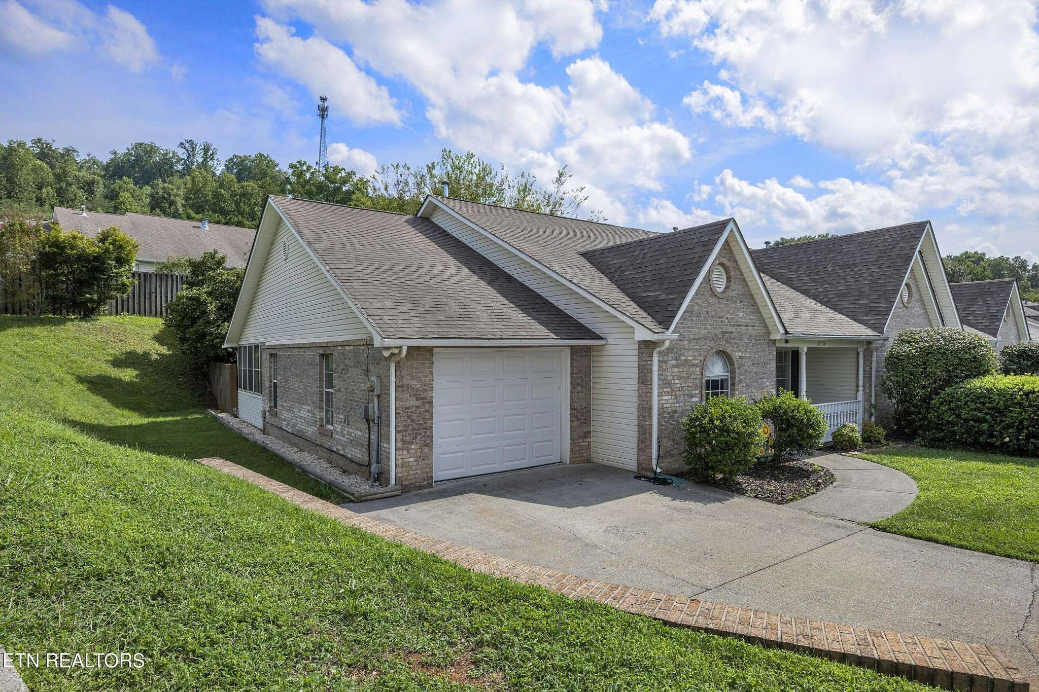 Knoxville, TN 37932,10002 Bellflower Way